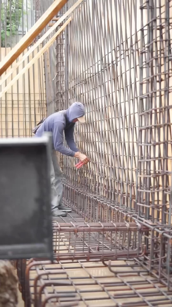 Finally seeing Revolver Coffee Umalas coming out of the ground. Steel and concrete for the next few months
#baliwellness #pbmbali #buildingdreamvillasinbali #balidreamvillas #constructioninbali #baliquantitysurveying #baliconstruction #buildinginindonesia #buildconsultancyinindonesia #balivilladesign #livinginbali #projectmanagementindonesia #baliprojectmanagement #resortsandvillasinbali