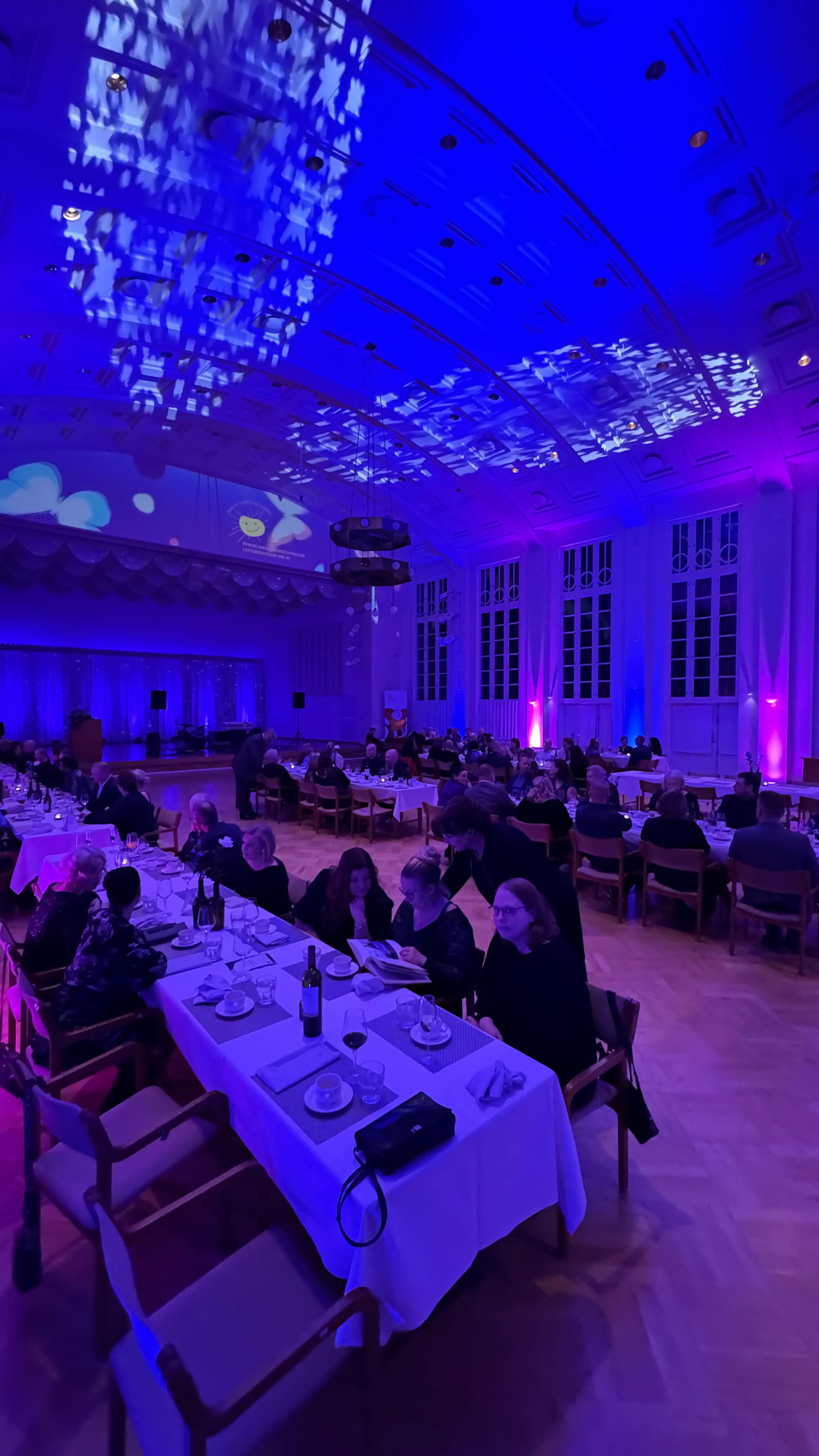 Nyt on juhlat juhlittu ja on aika kiitosten ✨
Lämmin kiitos jokaiselle juhlavieraalle, teitte 30-vuotisjuhlastamme ikimuistoisen❤️
Kiitos upeista puitteista Kotkan konserttitalolle ja herkullisesta illallisesta Ravintola Vaustille. Kiitos mahtavasta bilemusiikista Ihme4set bileband.
Kiitokset myös Kukkahuone Meritorni, Somistevuokraamo Humu ja narikan henkilökunta.
Haluamme kiittää myös ihan jokaista lahjoittajaa ja yhteistyökumppania vuosien varrelta. Yhdessä olemme saaneet aikaan paljon hyvää pienten potilaiden hyväksi. Nyt käännetään katse tulevaan ja jatketaan hyvää ja antoisaa työtä seuraavatkin vuodet. Ilman teitä ei olisi meitä ❤️
Kiitos🙏🏻
@vausti.ravintola
@ihme4setbileband
@kukkakauppa_meritorni
@somistevuokraamohumu