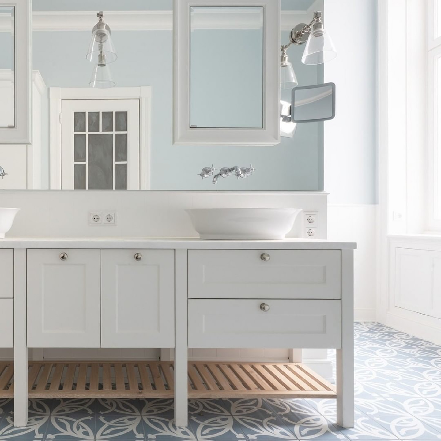 Transform Your Space 🌊✨
Step into serenity with these stunning custom bath cabinets in our beautifully designed Jugendstil apartment. The calming blue hues create a peaceful oasis that invites relaxation and rejuvenation. Who wouldn’t feel at ease in this tranquil space? 💙
#InteriorDesign #Jugendstil #CustomCabinets #BathroomInspo #HomeDecor #RelaxationStation #BlueRoom #DesignGoals #AestheticLiving #LuxuryInteriors
