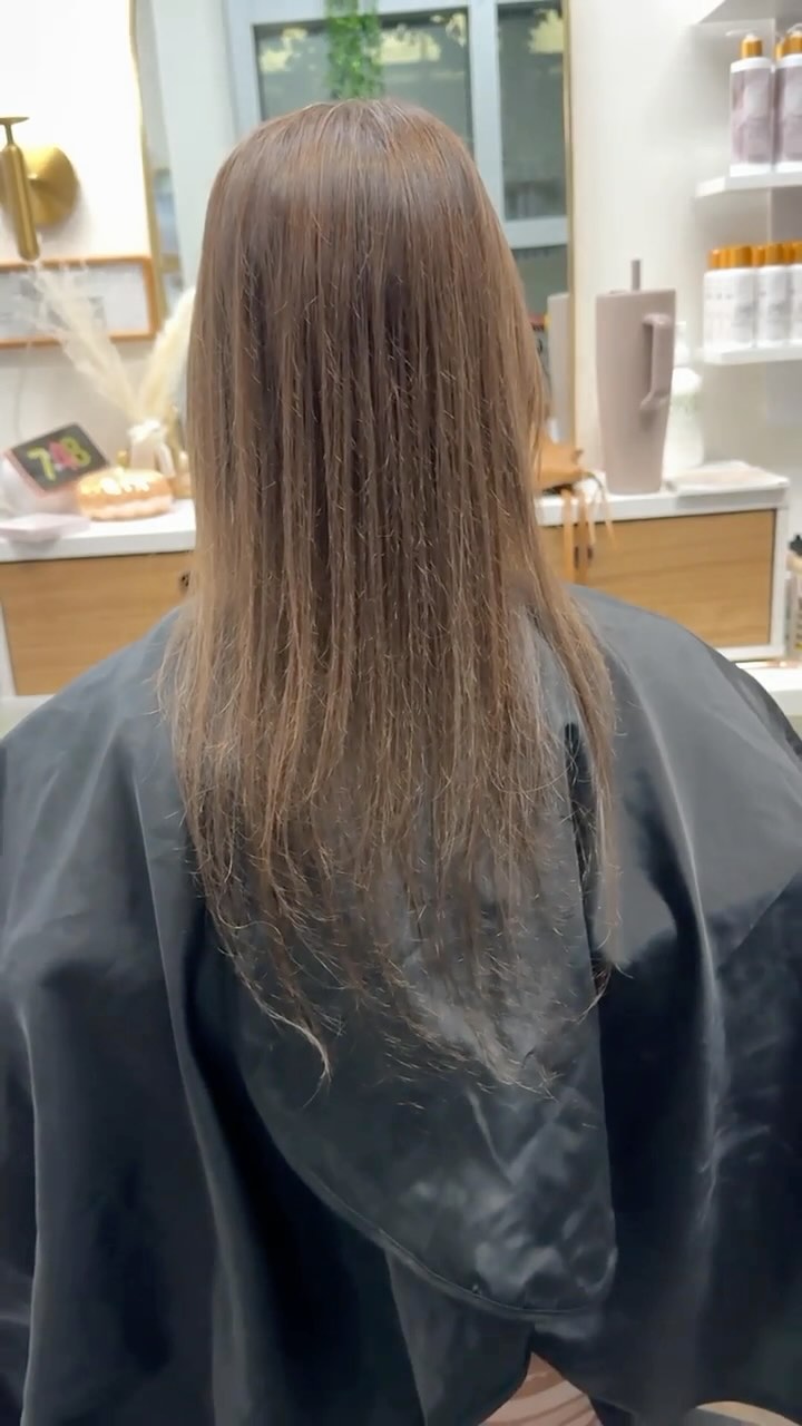 ✨ Transforming thin ends into full, luscious dream hair! ✨
With the magic of extensions, you can say goodbye to sparse ends and hello to voluminous locks.
Watch me turn fine hair into a gorgeous, thick mane—no waiting required!
If you’ve been dreaming of that extra fullness, extensions might be your perfect solution. 💁♀️ Let’s make your hair dreams come true!
#sacramentohairstylist #sacramentohairextensions
#sacramentohandtiedextensions
#norcalhairextensions #norcalsalon
#sacramentoextensionsalon
#sacramentohairsalon
#sacramentocolorist #sacramentohaircolor