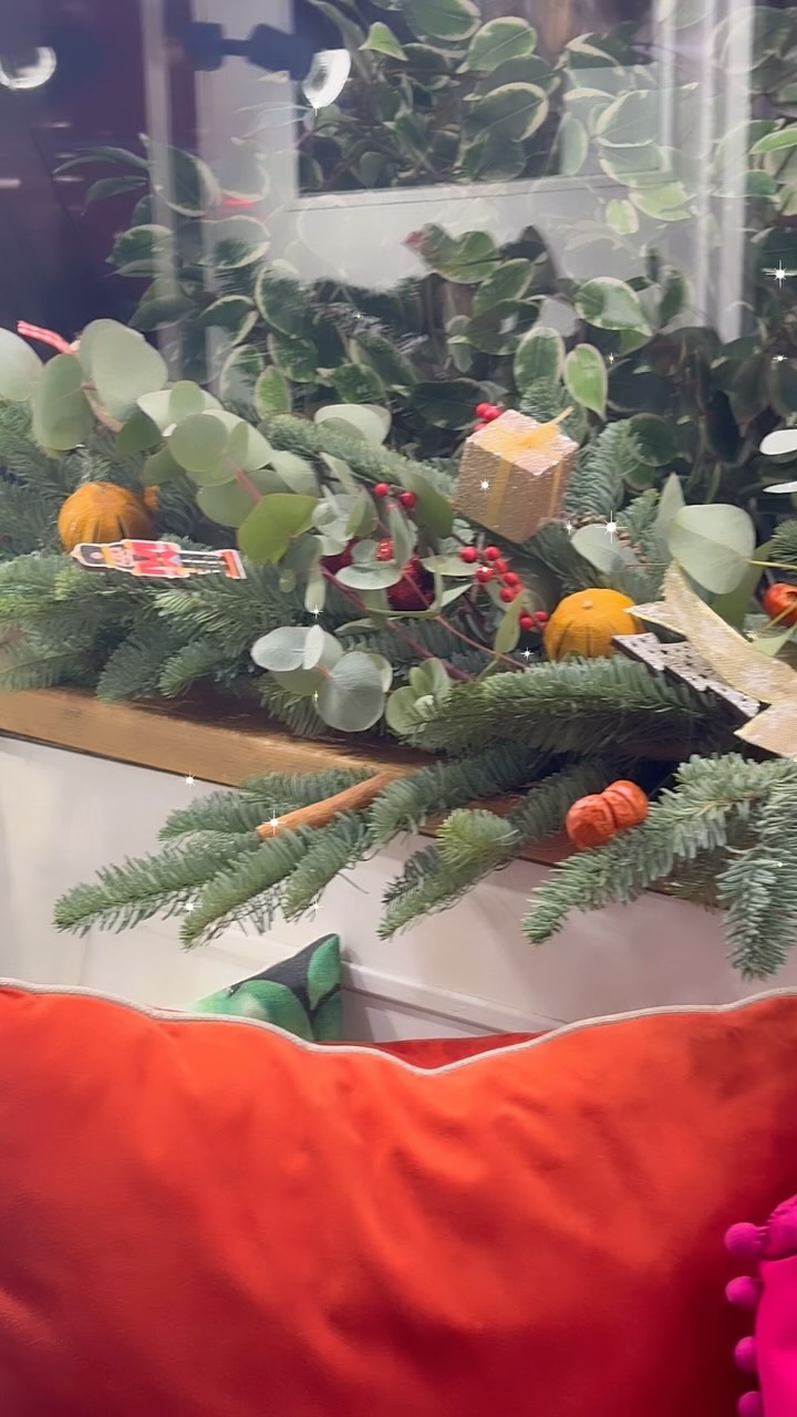 We are getting ready for the season!! 🎄🎅🎄
Please allow plenty of time to park and make your way to the salon for your Christmas appointments . Winchester at Christmas is a lovely place and we expect it to be super busy as always.
www.byrossgarcia.com