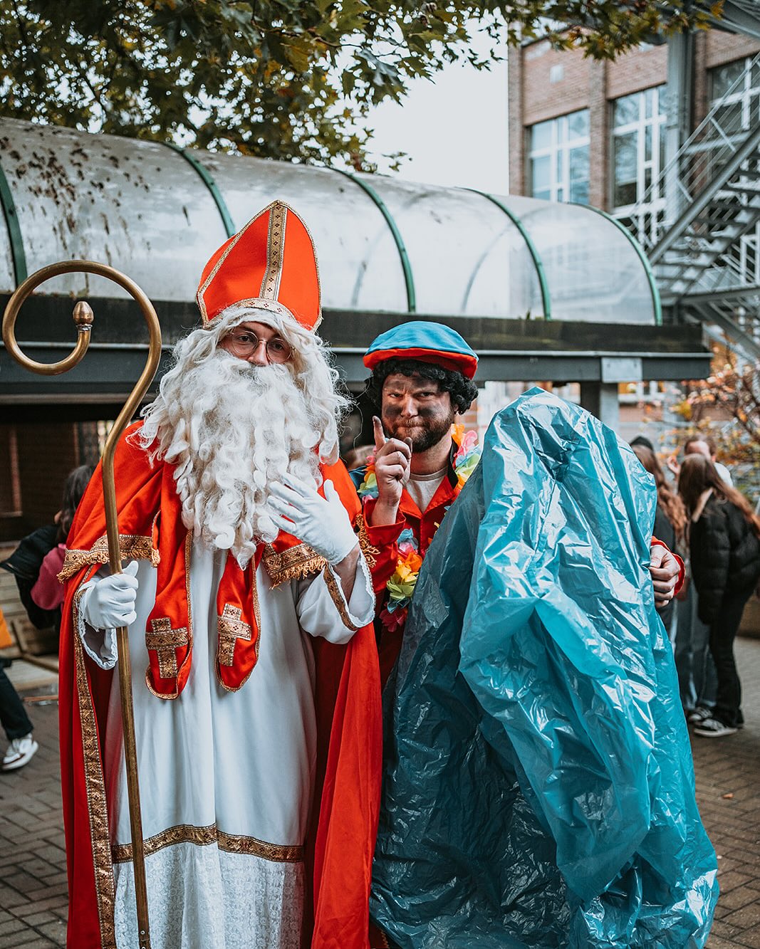 ๐โจ Heb jij ze gezien? โจ๐
Sint Maarten kwam langs op onze school. ๐ฅณ Wat zijn onze leerlingen braaf geweest. En ook de leerkrachten waren zoet! Dat werd beloond met een tas vol lekkers! ๐ญ๐ซ
Tot volgend jaar, Sint Maarten! ๐งก๐
#SintMaarten #Traditie #BlijeGezichten