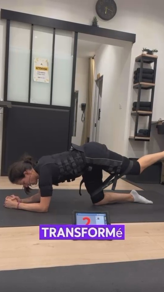 ✈️🌍 Alerte Superwoman ! 🌟
Entre les vols longs courriers, la gestion de deux adorables enfants, et une vie à 100 à l'heure, Bouchra, hôtesse de l'air trouve chaque semaine un moment pour prendre soin d'elle chez Bodylec . 🏋️♀️💪
Avec seulement 20 minutes d'EMS par semaine, elle reste en forme, booste son énergie, et garde l'équilibre parfait entre carrière, famille et bien-être. 🎯💼👟
Parce que Bodylec c'est bien plus qu'un simple entraînement, c'est un mode de vie !
#sport #ems #emstraining #fitness #motivation #bodygoals #bodylec #deuillabarre
