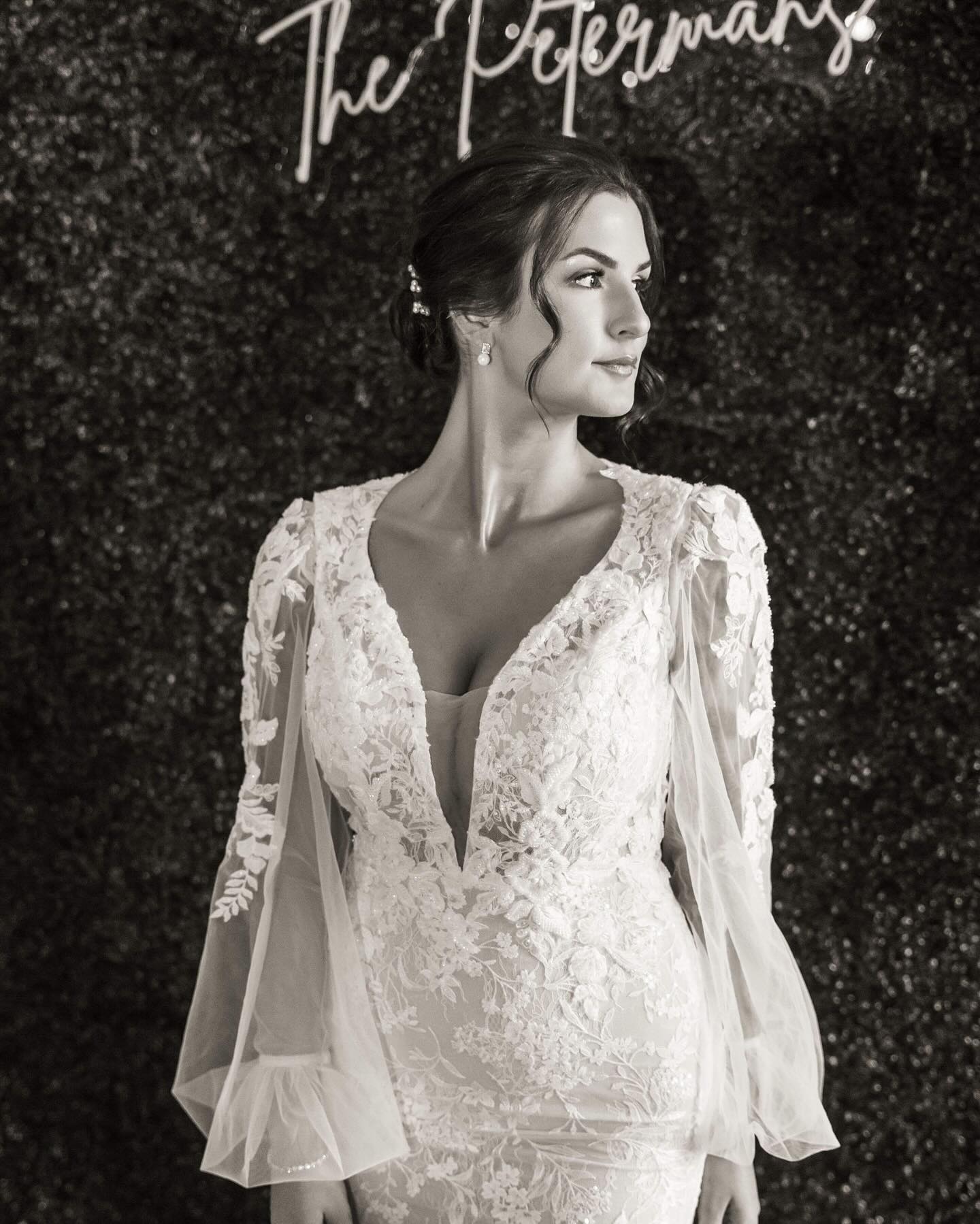 Best Tip for your Eastern Shore wedding day courtesy of the Bride’s mom and dad: The work is done, ENJOY it!
The bride planned and organized from start to finish! She had it later out for the dj, the cleaners, myself. It was prepared and documented in our folders. AND then when your day arrives you get to watch it unfold. Choosing to enjoy your wedding day regardless of what happens is the BEST CHOICE you can make and I am so glad her parents reminded her.
Another thing that I would thank the brides parents for would be the charter bus that got everyone to and from the @cowbarnevents safely. This wedding had the best open bar, dance floor and song per the newest brother in law.