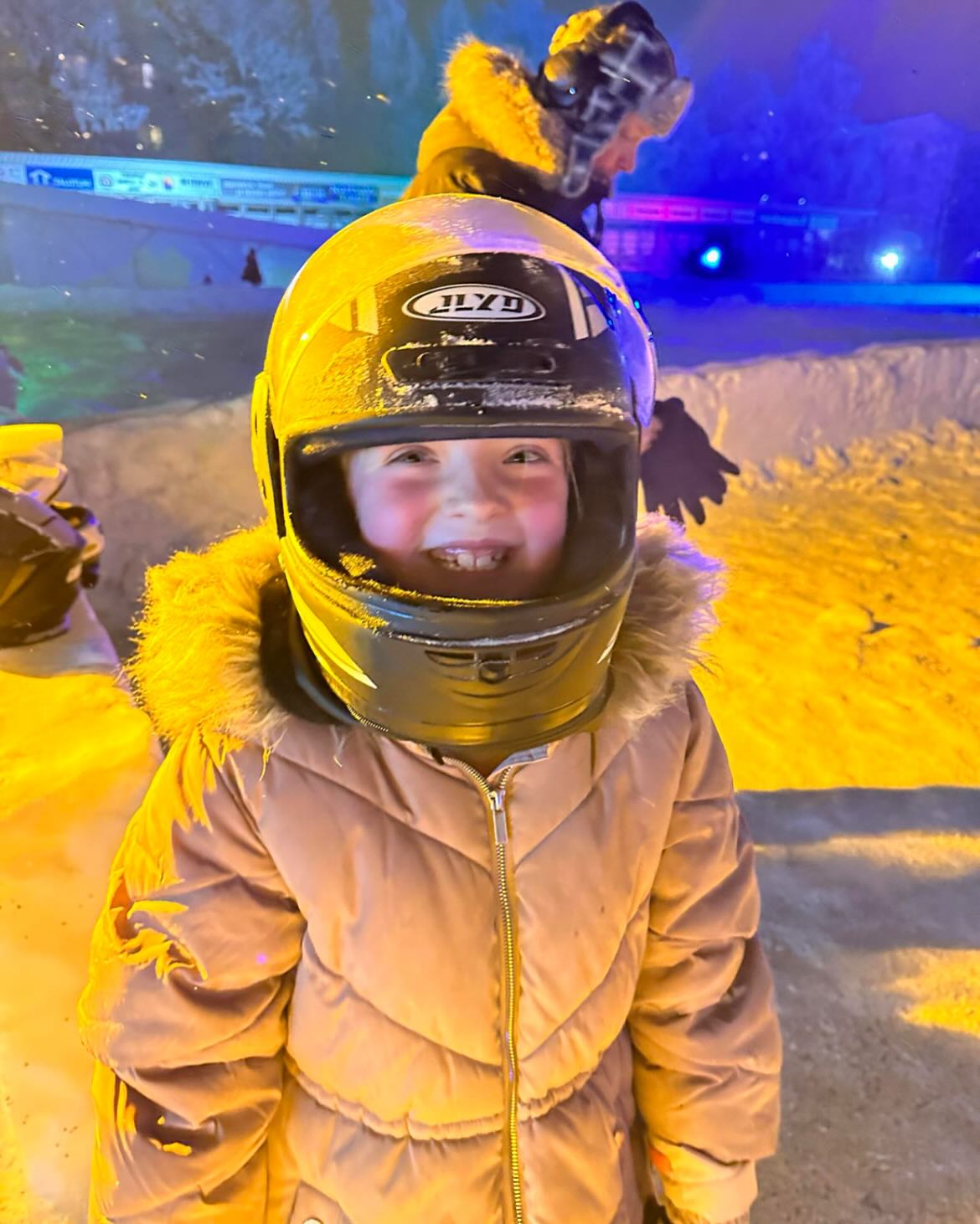 What a beautiful smile ❤️🥰 Thank you Claire and Lola Blu for sharing such wonderful moments🌹