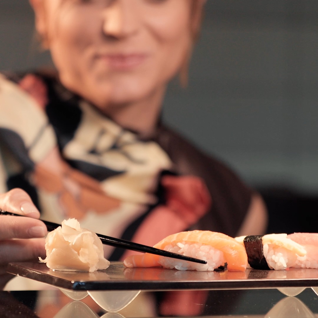 ❄️ À l’arrivée de l’hiver, notre hôtel fétiche… ❄️🏔✨
Nous avons eu l’immense plaisir de passer quelques jours au @thechediandermatt pour réaliser cette vidéo.
Nous sommes toujours aussi fiers de ce projet, qui capture l’atmosphère élégante et cosy de ce lieu d’exception. 🤍
#chediandermatt #swissalps #wintervibes #luxurytravel #kevwestprod #luxurylifestyle #wellness