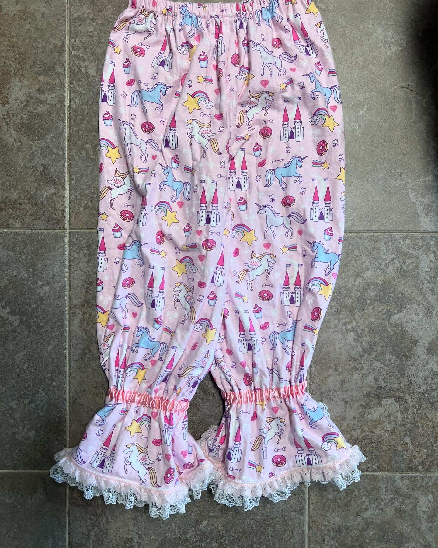 While I don’t typically do a Black Friday sale because it’s hard on a small business, I have put out flannel pantaloons on sale! 20% off all of these fun cozy pantaloons that you can wear under your skirts for added warmth or on their own. It’s like wearing flannel pajamas! But garb!
#mdrf #mdrennfest #marylandrenaissancefestival #renaissance #renaissancefestival #qheart3 #garb #renaissancecostume #costumeshop #dressforthyself #everyonecanbeaprincess #pantaloons #flannel #cozyseason