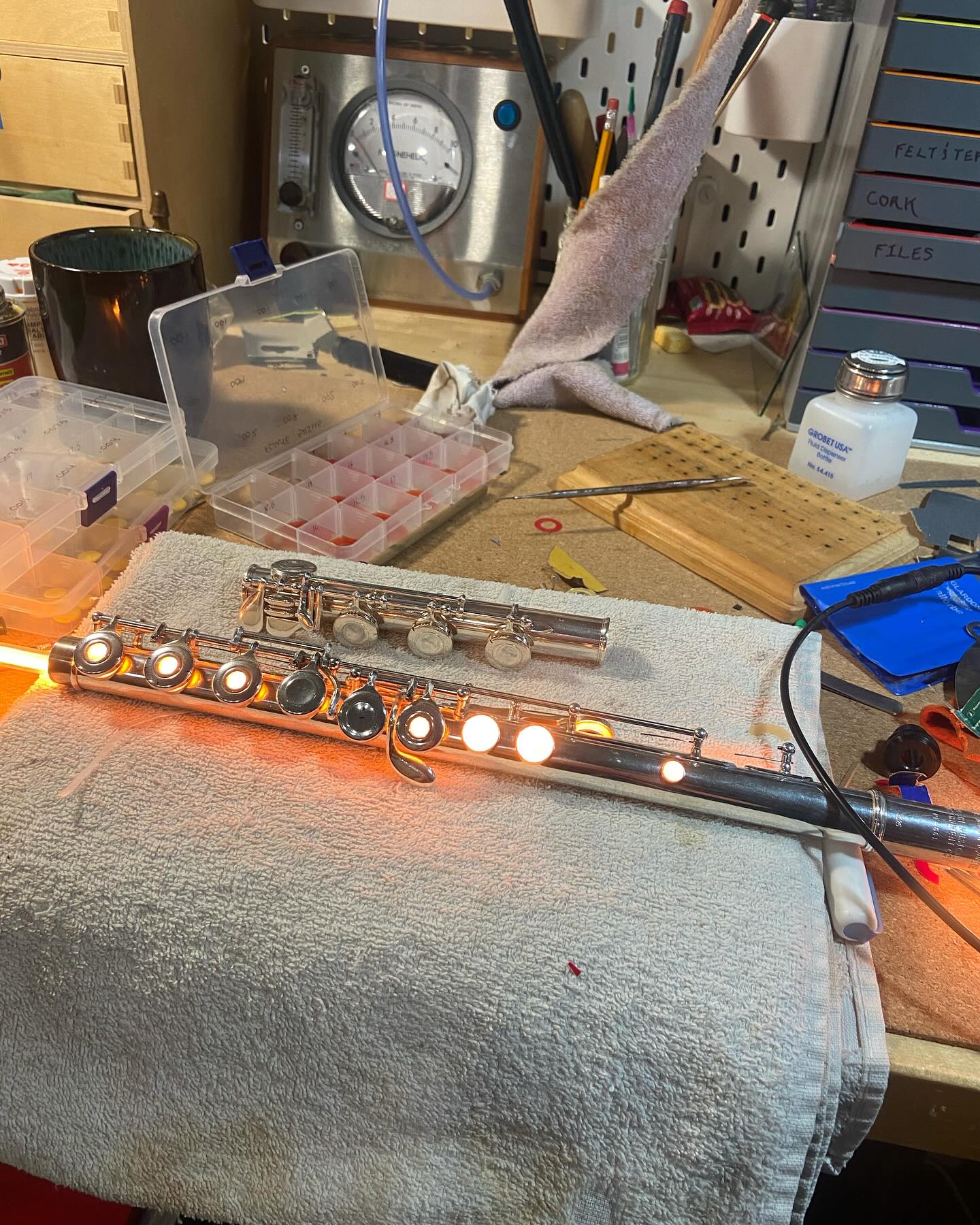On this flute service, I’m using multiple methods of detecting leaks in order to double and triple check my work. Even one small leak will have your instrument feeling less than optimal #flute #fluterepair