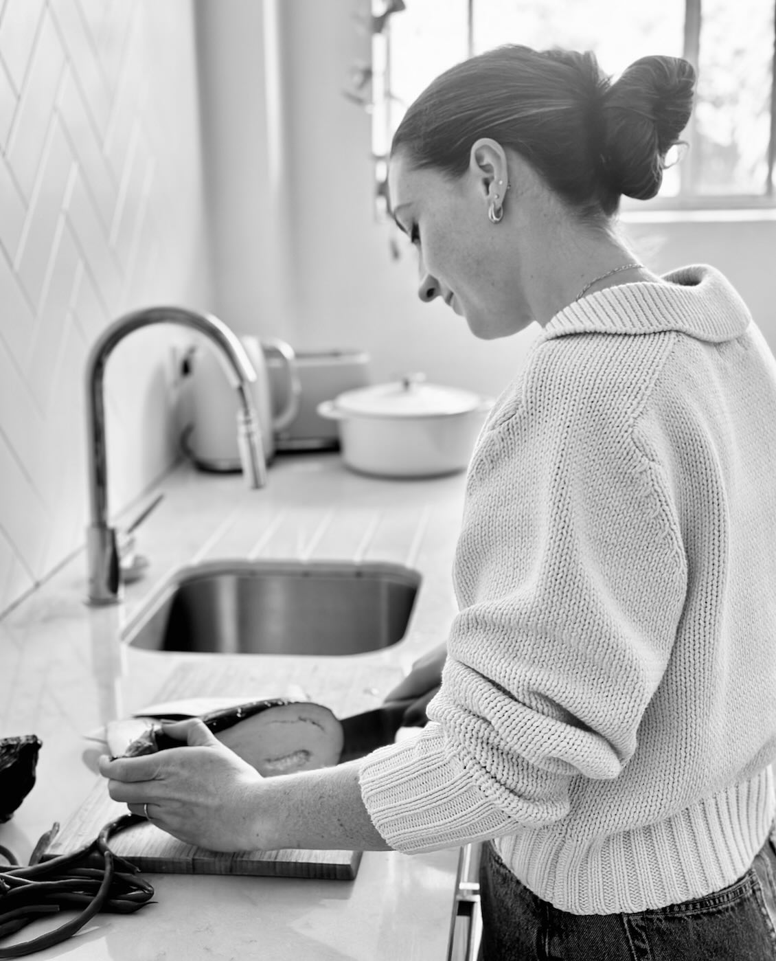 Meet Ana, our in house dietitian here at Balanced Bodies 🫐🍏
Ana is an accredited practicing dietitian with a BSc honours in biology & pharmacology, as well as a masters in Nutrition and Dietetics. She is also certified by the Early Life Nutrition Alliance as a fertility and prenatal dietitian 💫
Her areas of interest include:
- PCOS, Endometriosis
- Perinatal Nutrition, Gestational Diabetes
- Type 2 Diabetes, Heart Health
- Healthy Ageing, Osteoporosis
- Oncology Nutrition
When she’s not in the clinic, Ana loves to run, read and cook. She enjoys the outdoorsy, active lifestyle of the Northern beaches, where she lives with her husband and their dog 🌞