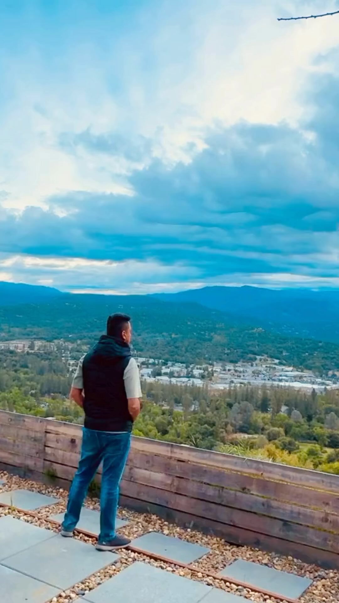 Money is a tool, not the end goal. The ultimate goal is to:
o Have options
o Travel the world
o Work on your schedule
o Buy things that you enjoy
o Spend more time with family
All you want to have is freedom. But freedom requires money.
Use it to buy freedom, solve problems, and create opportunities.
#newbeginnings #ultimategoal #freedom #freemysoul #livelife #livelifefully #thoughtoftheday #lifequotes