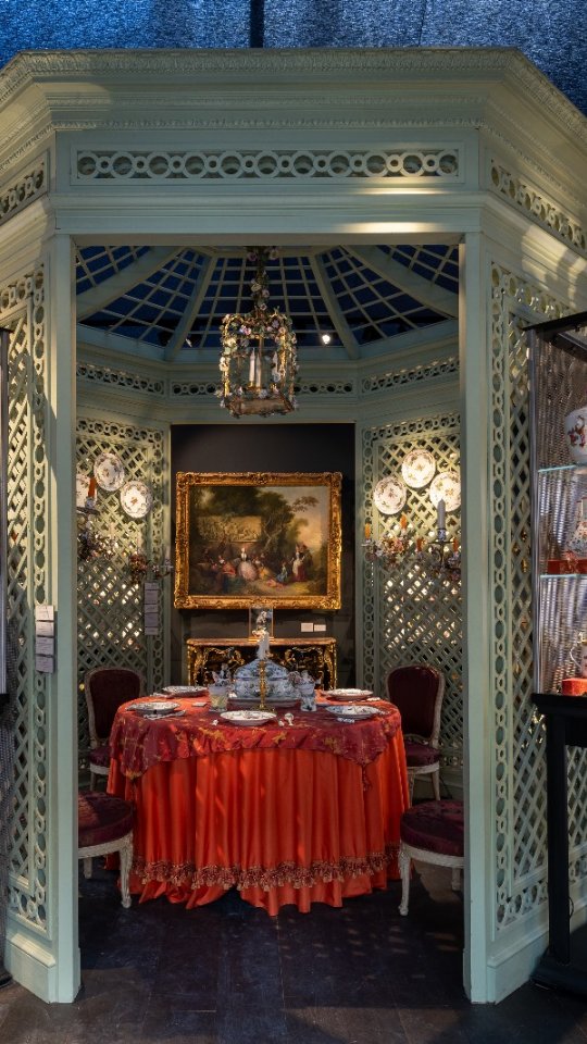 ๐ Experience the full online tour of Rรถbbig Mรผnchenโs stand at FAB Paris 2024 at www.artdeputy.com/vr!
โจ A leading name in early Meissen porcelain and rare European objects, Rรถbbig Munich showcases treasures from 1710โ1760, complemented by 18th-century paintings and French furniture. Now located in the neo-baroque Karolinenpalais, their salon-inspired displays offer collectors an exquisite journey through art history.
#ArtDeputy #FABParis #rรถbbigmรผnchen #robbig #MeissenPorcelain #AntiqueArt #Karolinenpalais #EuropeanArt #VirtualArtExperience #ArtCollectors #furniture #frenchfurniture