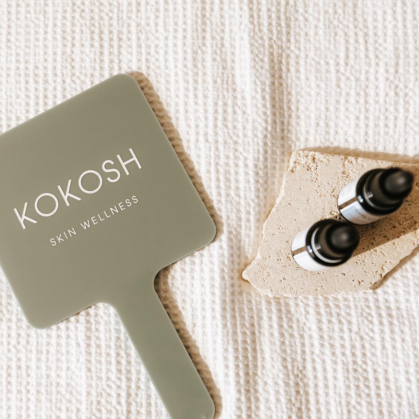 A little selfcare, a little reflection ✨
#kokoshbeautyskinwellness #holisticbeauty #selfcare