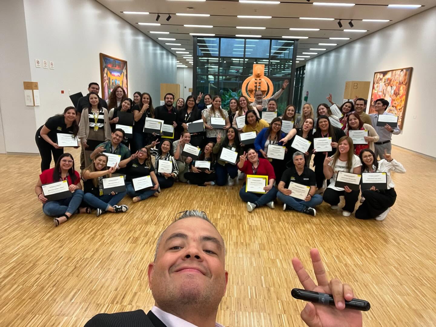 “La mayor dicha en esta vida es hacer lo que amas, con el corazón y propósito en cada paso. 🌟❤️ #PasiónPorLoQueHacemos #MagiaDelServicio #VidaConPropósito”