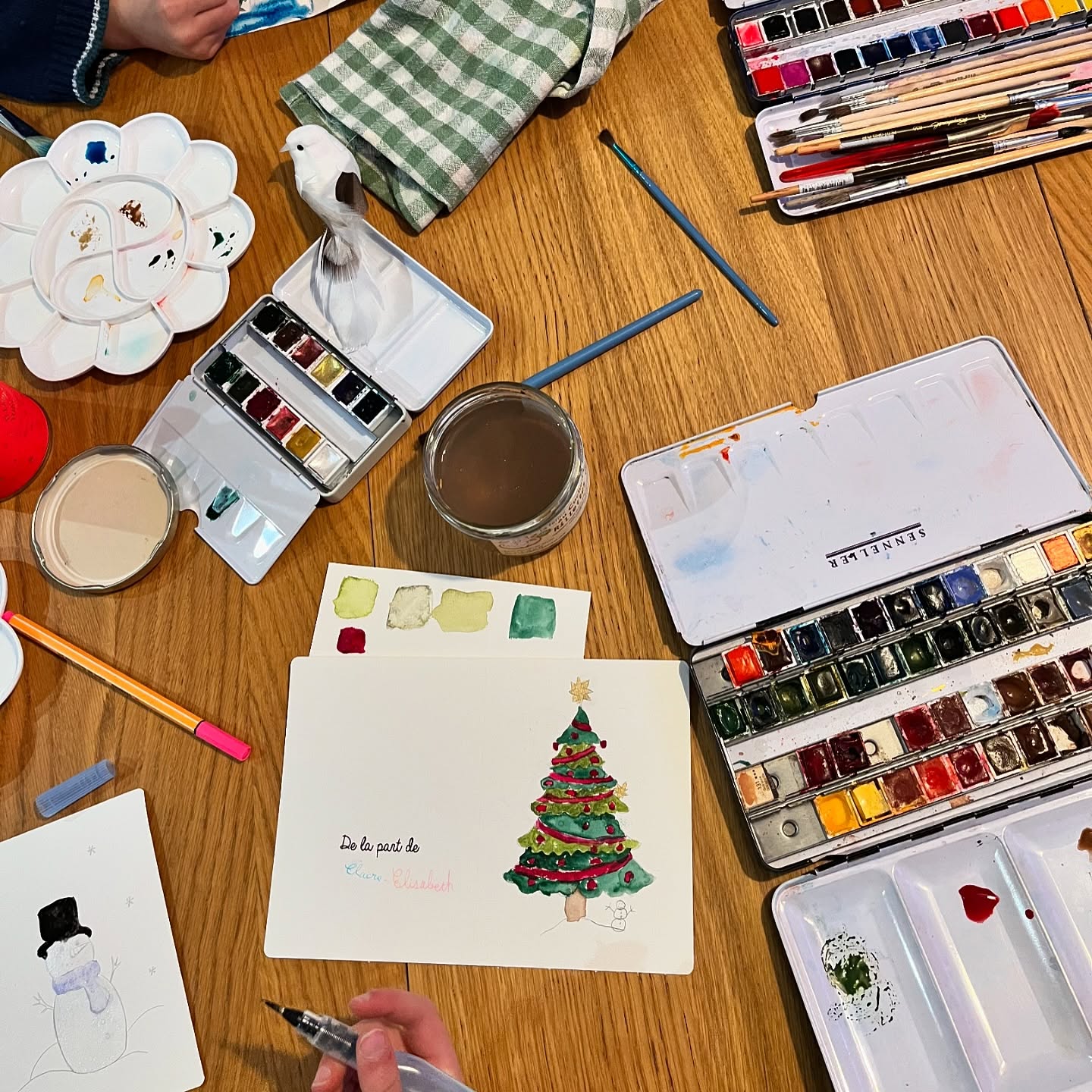 Atelier cartes de vœux 🎄 avec trois jeunes artistes 🧑🎨
@christelle_lecturesandco la prochaine fois je prépare des cartes avec la Vierge Marie 😆
#lapalatinedraws #lapalatine #lapalatineboutique #dessin #atelier #kids #versailles