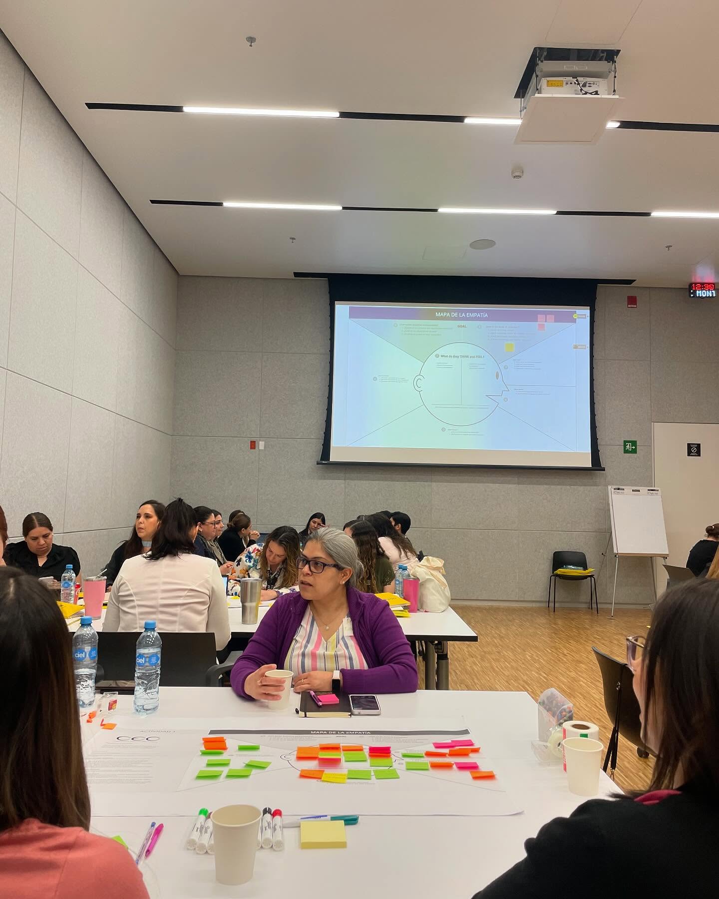 🌟 Dominar lo que haces con amor transforma cada experiencia en algo extraordinario. 💼❤️ #TécnicaYPasión #MagiaDelServicio #ExcelenciaConPropósito”