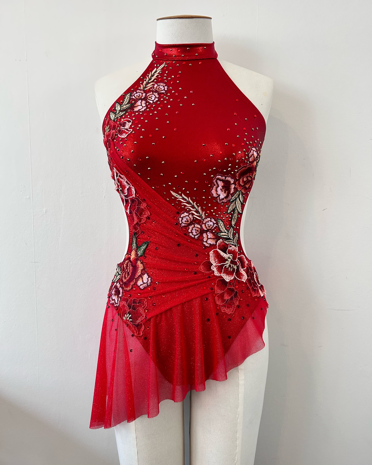 🌹”A rose by any other name would smell as sweet”
- William Shakespeare
Our ‘Ruby in Bloom’ leotard is currently gracing the online store. Isn’t she dazzling? ❤️
https://www.stellarstageapparel.com/product-page/ruby-in-bloom
#polecostume #dancecostume #lyricaldance #dancer #poledance #dancewear