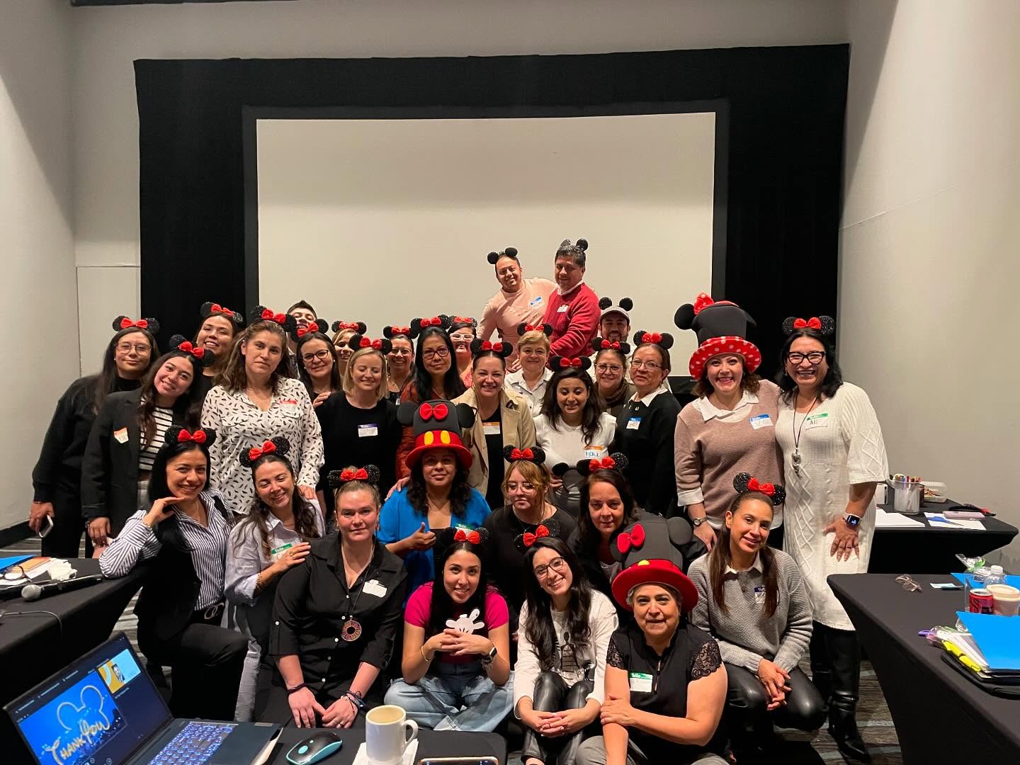 Cada rostro, cada historia, nos enriquece y nos motiva a seguir creando experiencias únicas. 💼✨ #GenteQueDejaHuella #CustomerExperience”