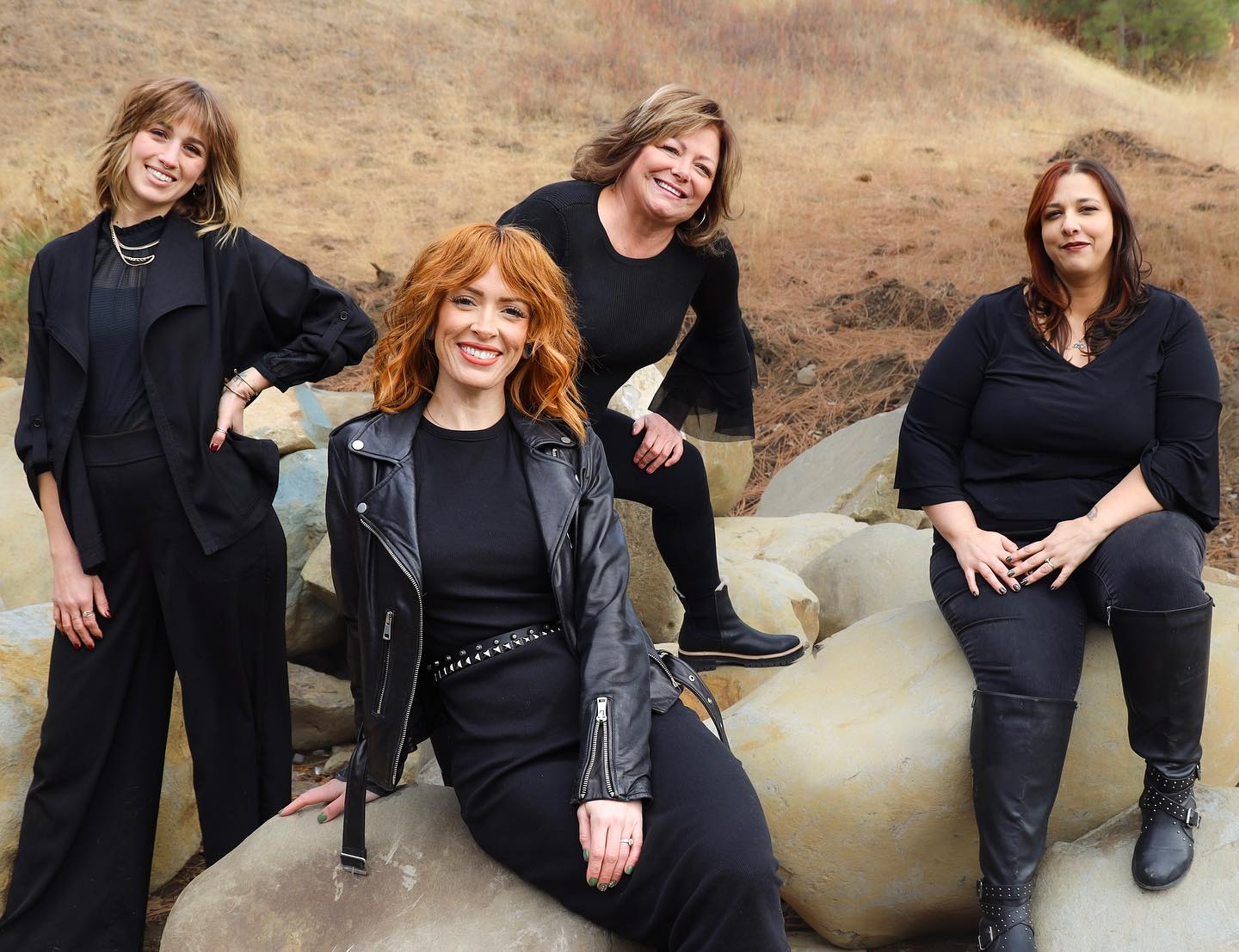 Happy Holidays from the Maple Gals to you!
.
We are so greatful to work with such a beautiful community and to share our craft with YOU!
.
Working together has been a dream! These ladies have so much talent to share! From hair to nails to a self care day; we are here to make you look and feel good!
.
Sending all so much love!
See you soon at Maple Studios