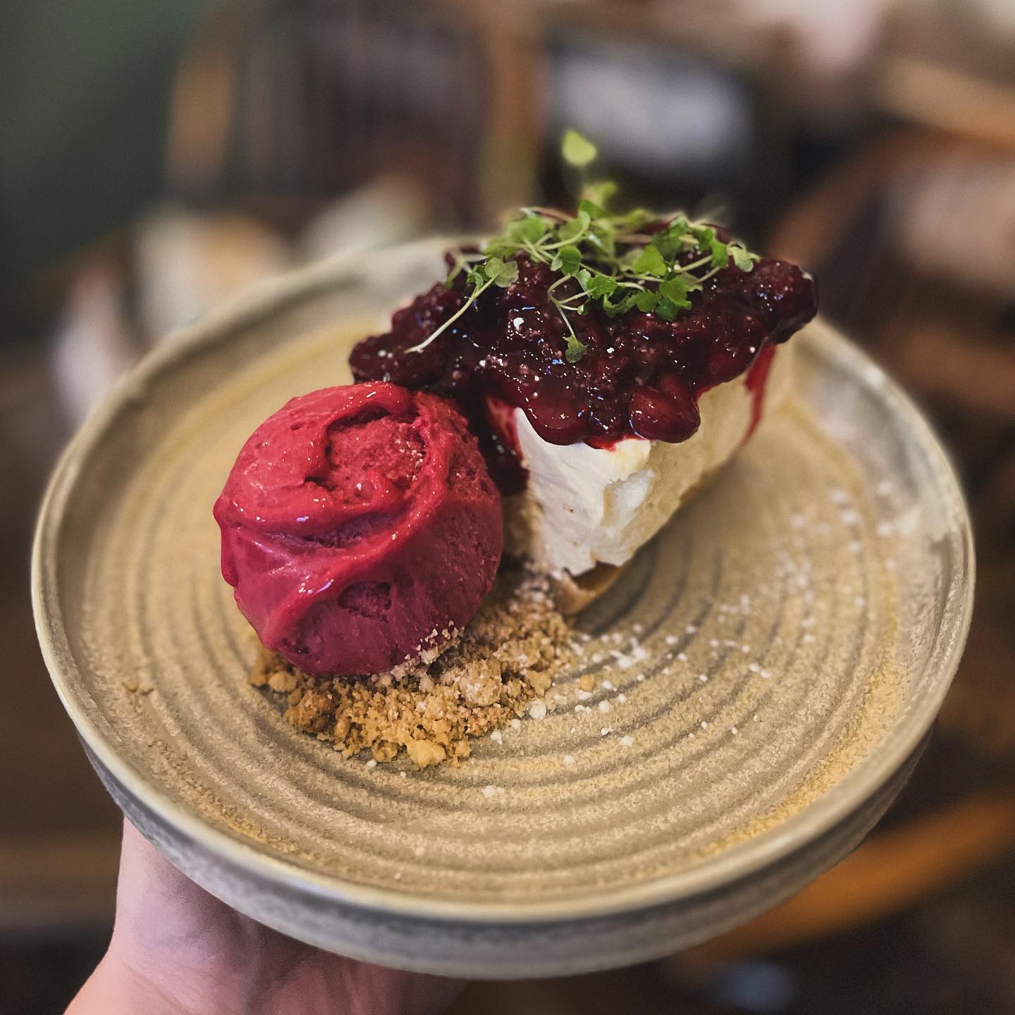 A rather generous serving of our winter berry cheesecake… delicious! 🤤 Pop down for dinner this evening, we still have a few spots available! Give us a call and book your table! 📞 01483 202275 📞
@thebrayshere #homemade #cheesecake #wintermenu #pudding #pubgrub #surreypub #foodie #pubfood #surreypub #surrey #shere #sherevillage #theholiday #theholidaymovie