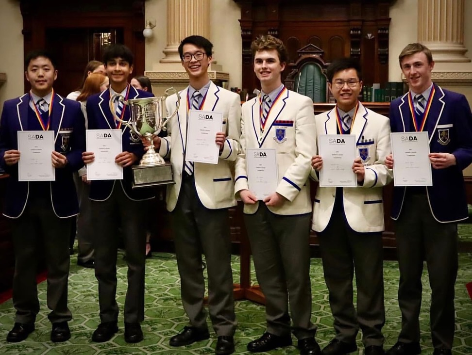 As the debating year comes to a close, the SADA wishes to congratulate the six teams who won their division this year. It was an outstanding season full of close debates, however the following teams emerged victorious:
Senior A: St Peter’s College
Senior B: St Peter’s College
Intermediate A: St Ignatius College
Intermediate B: Wilderness School
Junior A: Adelaide Botanic High School
Junior B: Prince Alfred College
Congratulations must also be extended to runner-up schools, best speakers and division MVPs for their hard work throughout the season.
After a successful 2024 season, we look forward to the competition next year!
❤️💙🤍