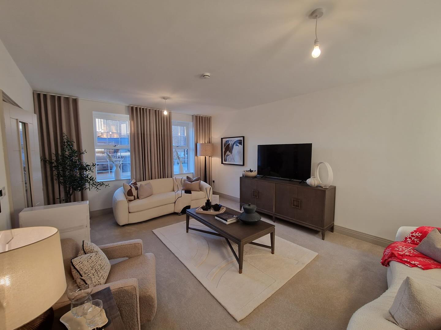 #wave #curtains #romanblinds #woodslats #foreverhome #kamcreateportfolio #kamcreate