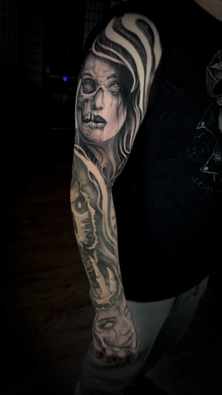 Another sleeve complete.
Booking new projects and existing clients for March/April 2025!
Link in bio!
@rstattoony