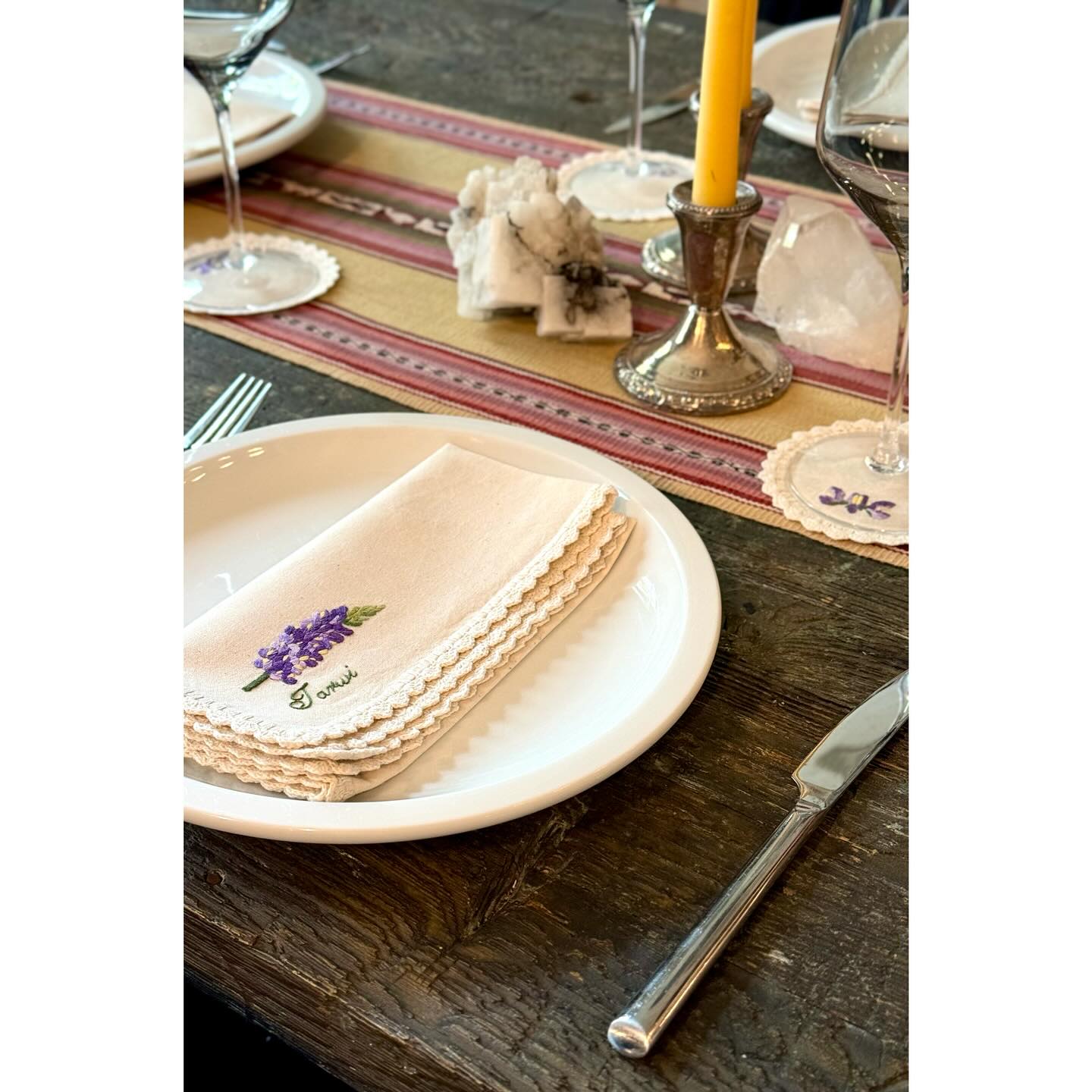 ✨Wishing everyone had a very Happy Thanksgiving full of love and loved ones.
We are grateful for all the support from family and friends that makes it possible for us to work with amazing artisans from Bolivia!
A sneak peak to our new Panqarita Collection of tableware available this holiday season!✨
Gracias!
.
.
.
#ponchosrojas #ponchosrojasdecor #thankful #embroideryart #bolivia #textiledesign #tabledecor #aguayo #madeinbolivia #sustainabledesign #graciasinfinitas #givingthanks
