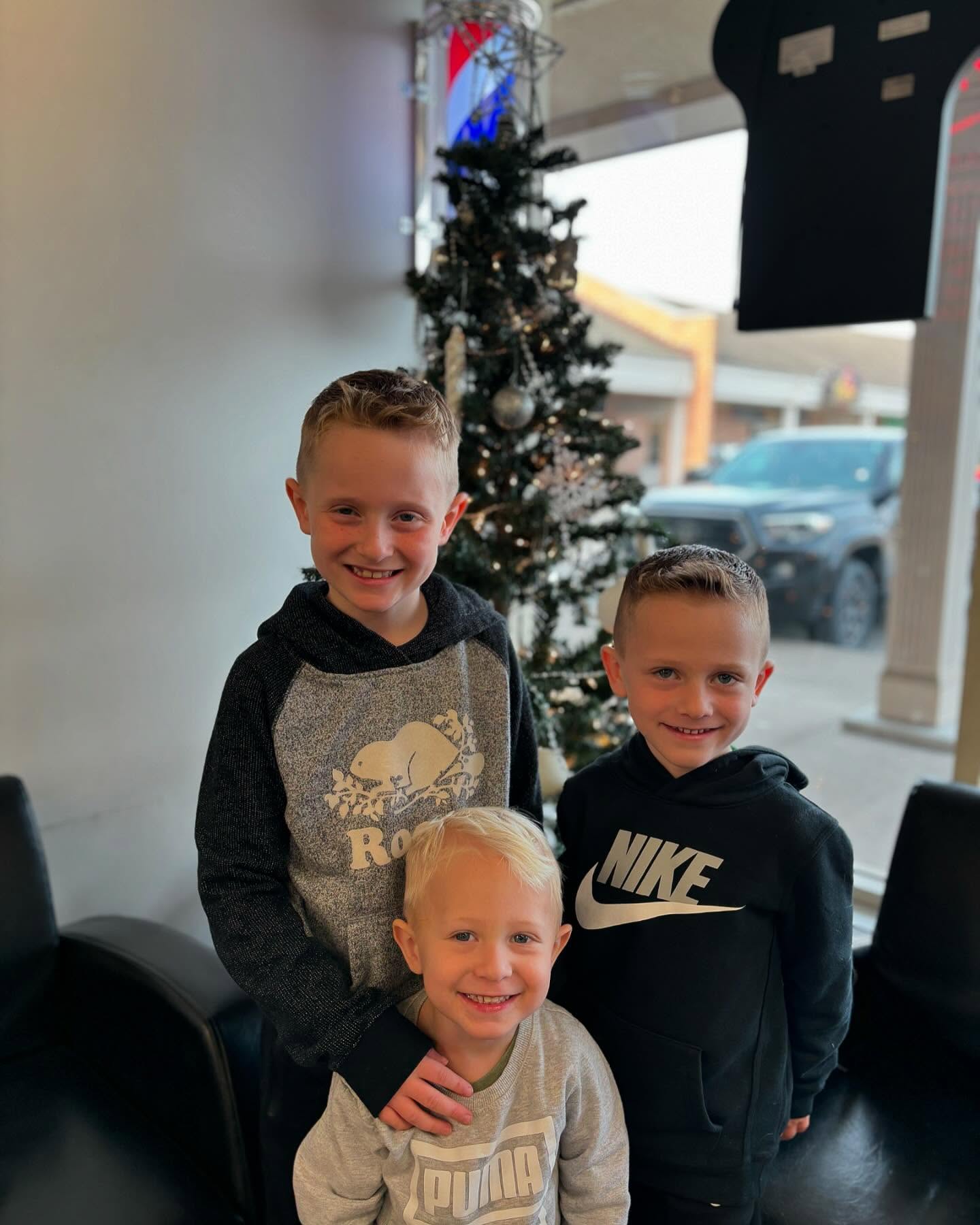 ALL AGES WELCOME. Christmas is fast approaching make sure to book in before it’s to late 🎄💈