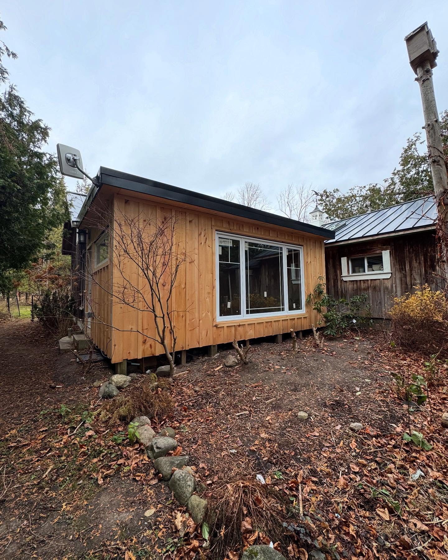 Small addition for some added living space!
Southern yellow pine siding added a nice touch.
.
.
.
.
.
#addition #customcarpentry #pinesiding #exteriordesign #livingspace #boardandbatten