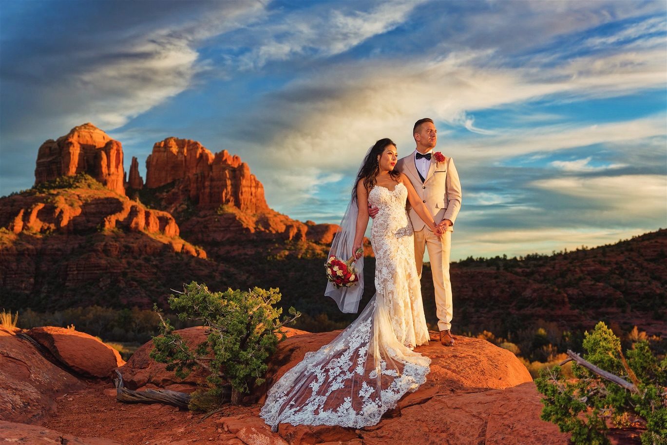 Congrats to Kevin and Ella! May God bless you.
#sedona #visitsedona #sedonaphotographer #sedonaphotography #sedonaweddingphotographer #sedonaelopementphotographer #sedonaelopement #sedonawedding #arizonaelopementphotographer #arizonaweddingphotographer #adventureelopement #sedonaadventureelopement #cathedralrock @sedonaelopementweddings