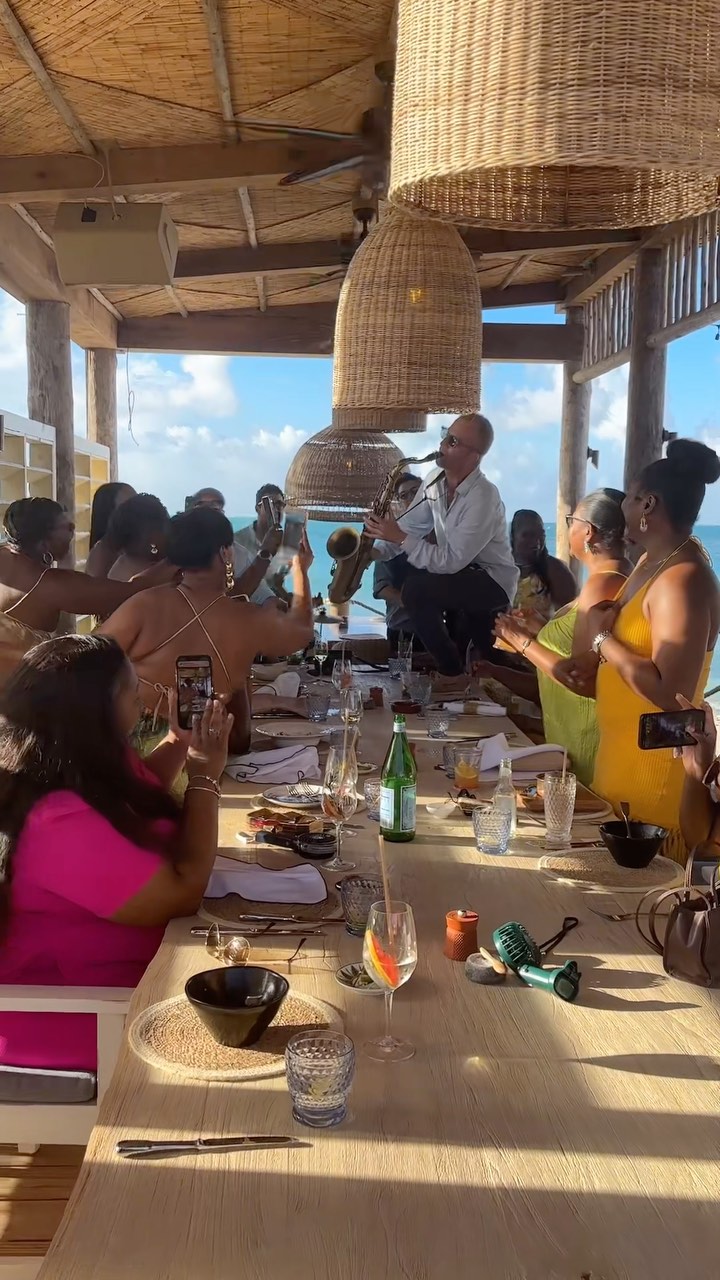 One of the many special moments playing @thehutlittlejumby
#antigua #caribbean #strolling