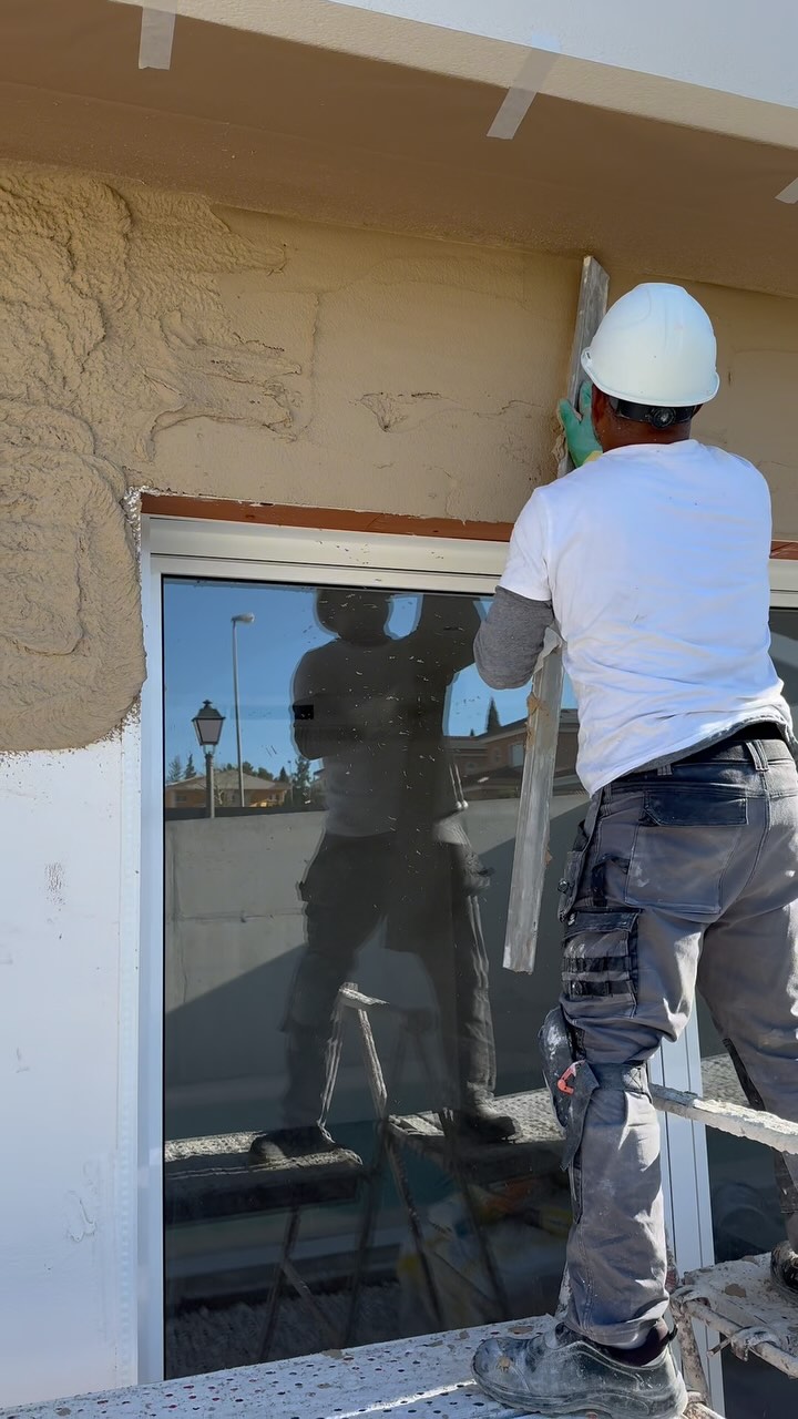 Dejamos tus paredes listas con un monocapa que lo peta 💥 ¡Dale un toque pro a tu fachada!
#Torrevieja #LaMata #LaZenia #CiudadQuesada #casa #obra #hechoamano #decoración #decorhome #artificialstonez #concreto
#decora #construcción #decoaddict
#decorhomes