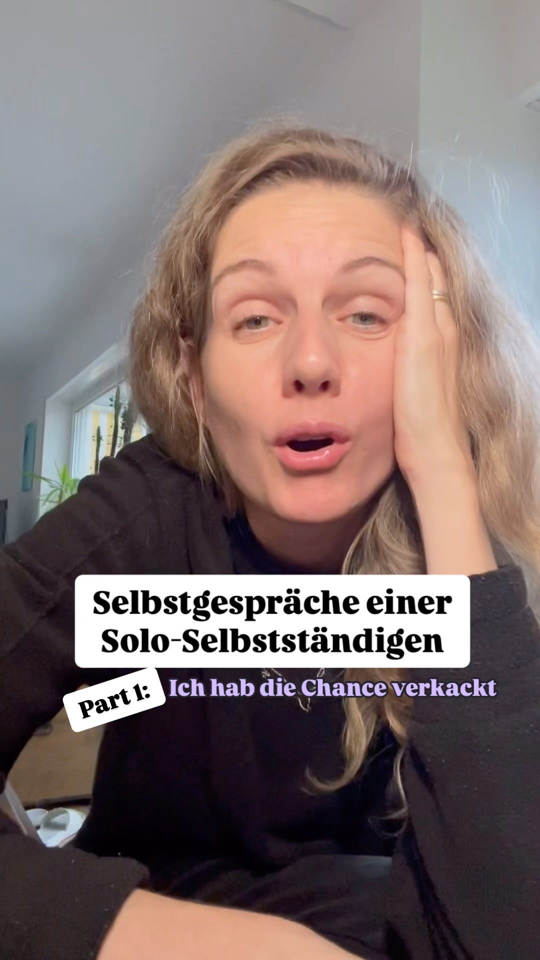 So entgeht dir keine Chance mehr! ⤵️
Schon wieder eine Möglichkeit verstrichen sich einen Kunden zu angeln. Du wusstest genau, wenn du jetzt dein Angebot genau auf den Punkt bringen kannst, dann wird die Chance ziemlich hoch sein, dass dein Gegenüber die Ohren spitzt: Denn dein Thema ist hoch relevant für sie.
Aber stattdessen ärgerst du dich, weil du es mal wieder vergeigt hast dich und dein Angebot in Stellung zu bringen.
Es fällt dir aber auch verdammt schwer, denn in deinem Kopf herrscht so viel Nebel und Unklarheit über dich selbst aber auch deine Angebote.
- Für wen stehst du?
- Was macht dich aus und besonders?
- Warum sollten die Kunden ausgerechnet jetzt bei dir kaufen?
Was du jetzt brauchst ist keine 50te Neuerfindung deiner Selbst, sondern schlicht und ergreifend einfach nur eine klare step by step Ausarbeitung deiner Positionierung.
Du hast bestimmt schon richtig gute Ansätze, aber eben noch keinen richtigen Aufhänger, der wirklich das zusammenfasst, was du alles draufhast. Wie sollen das dann deine Kunden begreifen?
Eine individuelle & einzigartige Positionierung auszuarbeiten ist mein Steckenpferd.
Mit kreativen Chaosköpfen wie dir, die immer 1000 Ideen haben, Tausendsassern sind, aber nicht wissen, wie sie ihren Fokus wiedergewinnen.
Folge mir und wir kühlen gemeinsam deinen Kopf ab & bringen dich gemeinsam auf Erfolgsspur. 🤩
POSITIONIERUNG
WUNSCHKUNDEN
BUSINESSAUFBAU
ONLINEBUSINESS
COACHINGFUERFRAUEN
CONTENTPLAN CONTENTSTRATEGIE
ONLINE KUNDENGEWINNUNG
BUSINESSSTARTEN
#Positionierung #Businessaufbau #onlinebusiness #coachingfuerfrauen