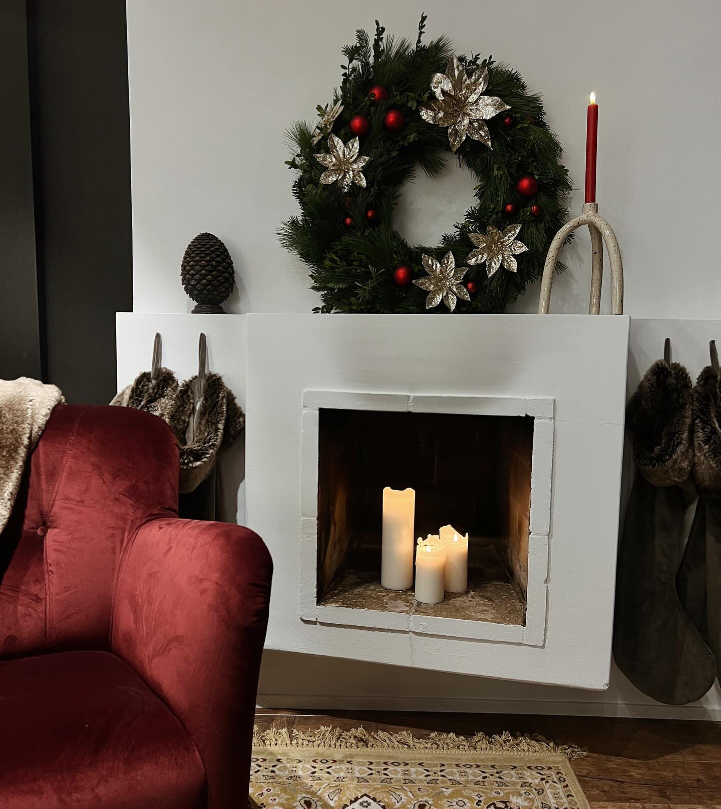 TACK alla som kom och firade med oss! ❤️ Grattis alla vinnare, ni vet vilka ni är. Varmt välkomna in och hämta era fina priser.
Julen knackar på, vänner!!! 🎅🏼
Psst… tusen tack @kalixflora för den fina kransen❣️