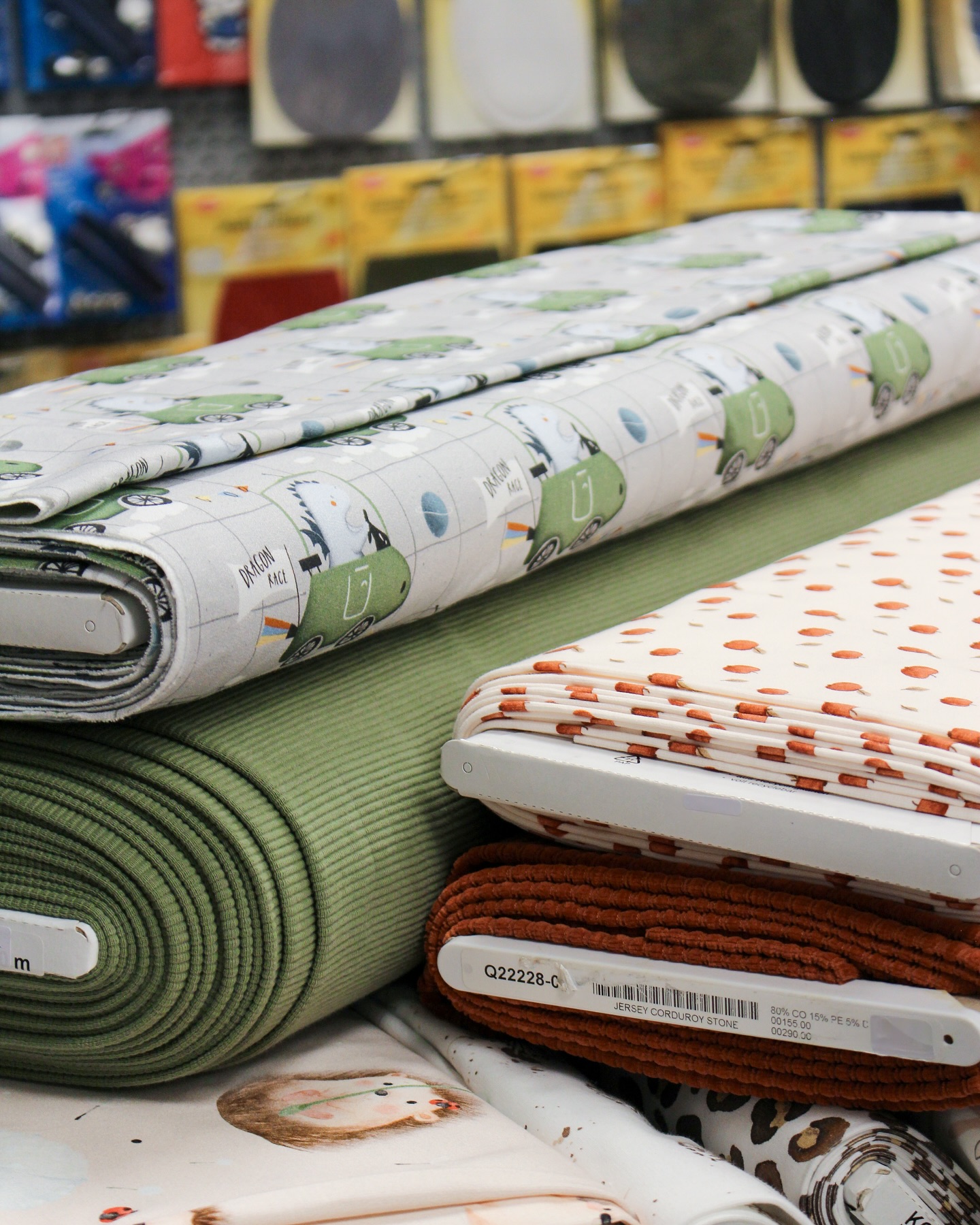 Unsere neuen Baumwolljersey Stoffe sind jetzt endlich online in unserem Shop erhältlich 🫶🏼🌟
#kinderstoffe #stoffliebe #nähen #stoffeonline #christmas #nähenfürkinderisttoll