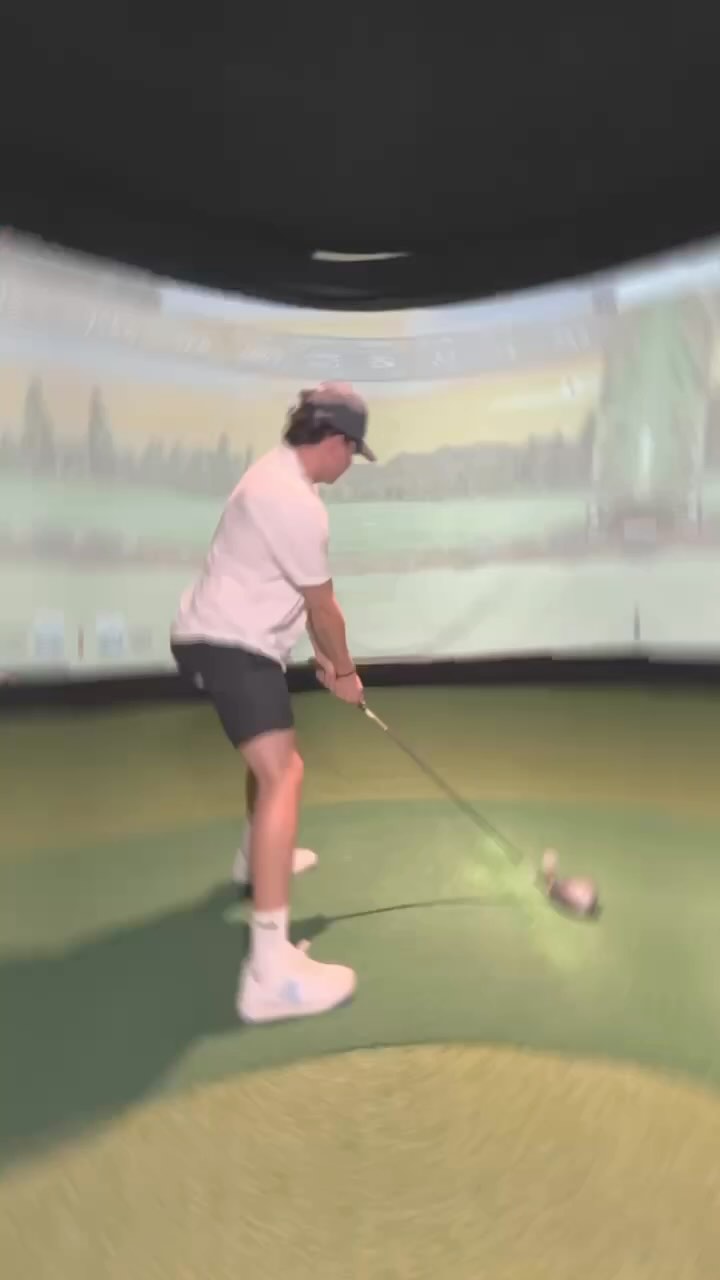 Looking to up your game? Come join Jamie for a practice session or a round on the simulator! ⛳️🏌️♂️
#GolfLife #PracticeMakesPerfect #CapeTownGolf