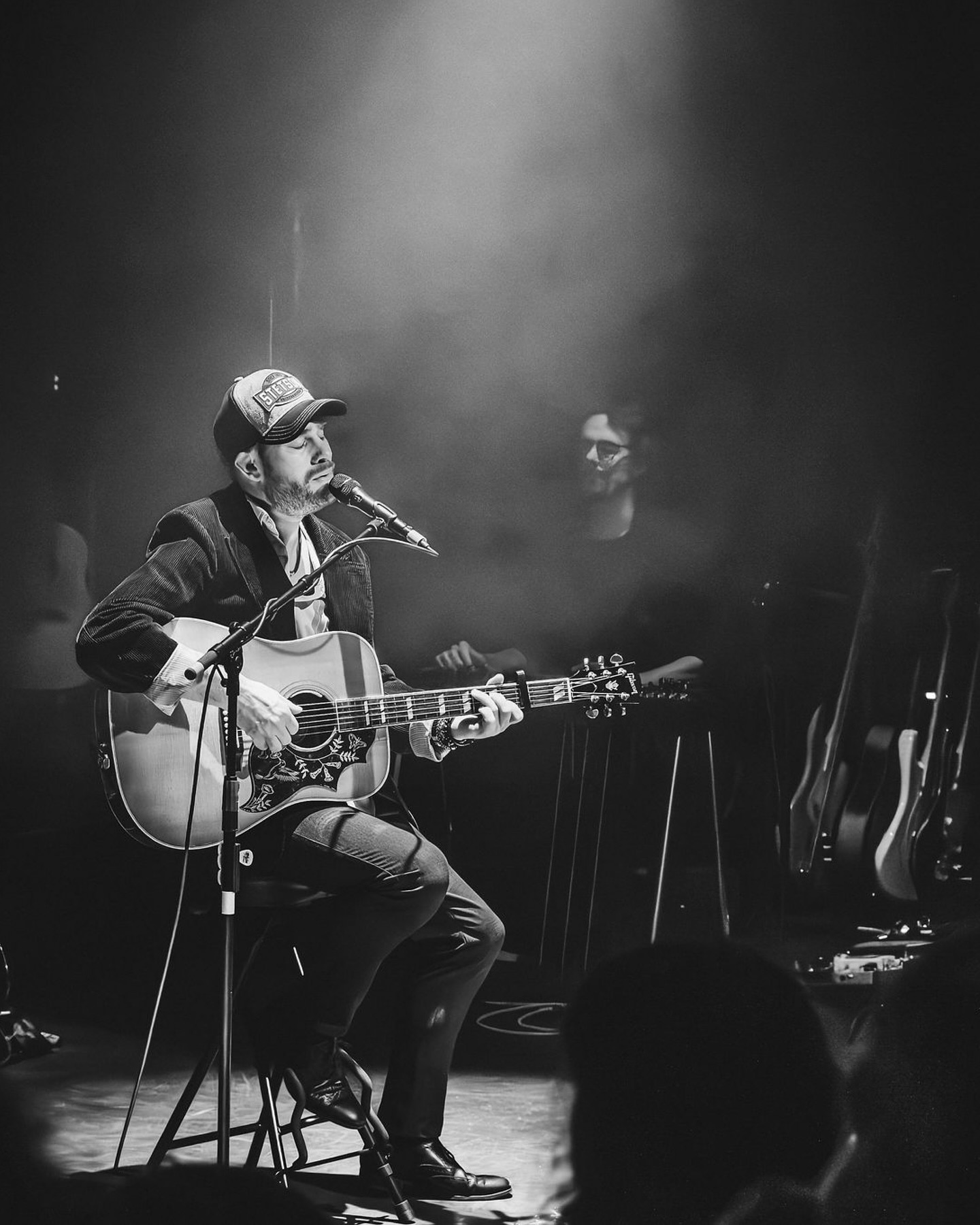 Een paar weken geleden stond Tim Akkerman met twee fantastische muzikanten @erwin_tuijl en @evertzmusic in het Orpheus theater in Apeldoorn, en ik mocht deze show vastleggen!
Dikke tip voor een avondje uit! Tot kerst nog in de theaters, en vanaf april volgend jaar gaat Tim met zijn band The Ivy League de clubs in. #vooralsjenogeenkerstkadootjezoekt
Maar een fotoshoot cadeau geven kan natuurlijk ook! 😉
• #daniellebosschaartphotography #eventphotographer #concertphotography #timakkerman