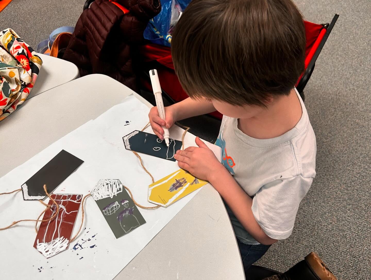 It’s sick season so we had a teeny tiny Yoga and Craft after school camp today. We always have a good time whether we’ve got a packed camp or only a handful of kiddos!! And these snowy-house garlands we were working on (inspired by @sibster) were so cool to see come together! (And a couple of five year olds sat for over 25 minutes focused on getting their snow just right) 😍♥️