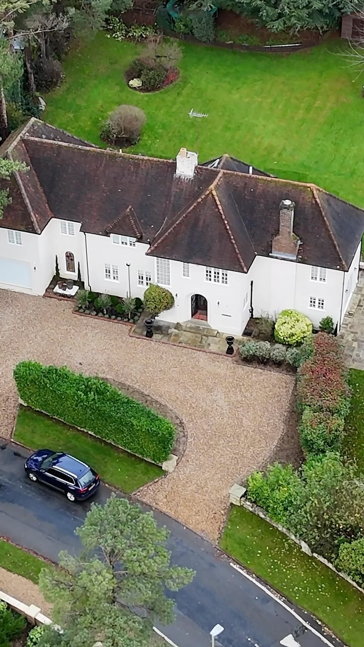 Full walkthrough of our latest project in Harpenden 💫
Showcasing every detail of the transformation, watch as we transform this property into a stunning living space 🙌🏼
Great collaboration on this project with…
@debbie_colebourn
@despinapropertyprojects
@southfireandsecurity
@trilec_ltd
@newgen.heating.solutions
@dbstructural
@danielramsaykitchens
& Katie Lingwood Design
Another very happy client 🙏🏻
———
Get in touch with our team today to plan your project and bring your vision to life 🙌
🌐 dandbbuilding.co.uk
📲 01727 514020 | 07764745711
📧 ben@dandbbuilding.co.uk
📍 St Albans, Hertfordshire
D&B Building Ltd work primarily in Hertfordshire, with recent building projects being in St Albans, Hoddesdon and Welham Green.
#HertfordshireBuilders #StAlbansConstruction #HarpendenHomeRenovation #HertsHomeExtensions #HertfordshireConstruction #StAlbansBuilders #HarpendenExtensions #HomeRenovationsHerts #HertfordshireKitchens #DrivewaysHerts #PatiosAndDriveways #HomeRefurbishmentUK #FittedKitchensHerts #HertsPatios #HertfordshireHomeImprovements #StAlbansExtensions #HarpendenBuilders #HouseExtensionsHerts #UKHomeExtensions #HomeUpgradeHerts #ConstructionHertfordshire #HertsHomeRefurbs #LuxuryKitchensHerts #DrivewaysStAlbans #StAlbansPatios #RenovateHertfordshire #HertfordshireExtensions #KitchenRemodelHerts #HomeRevampHerts #PatiosHertfordshire