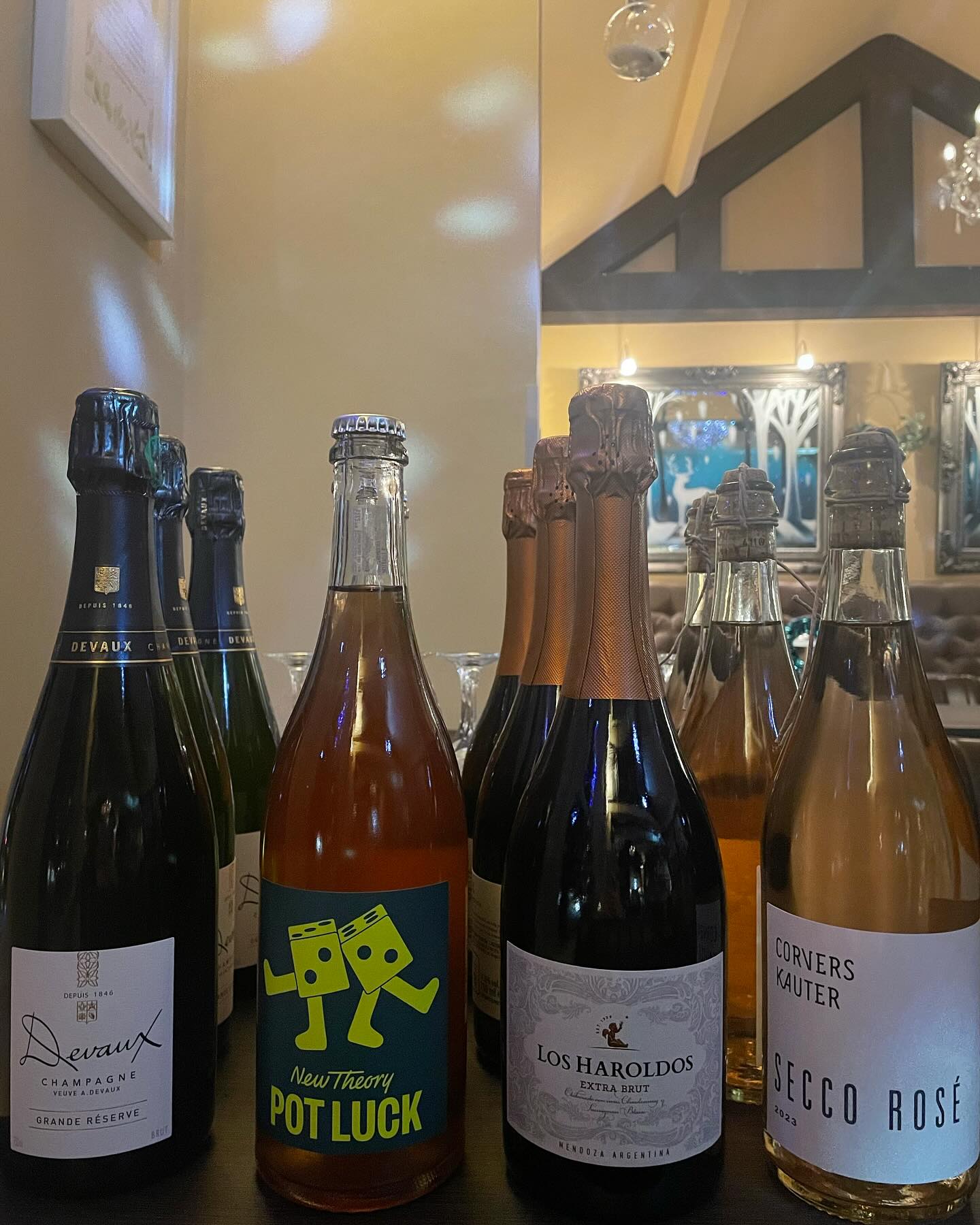 Fabulous night last night for our festive fizz night 🥂🎄lots of bubbles, festive food and yummy mince pies!
Our wine tasting nights will be returning is 2025 🎆