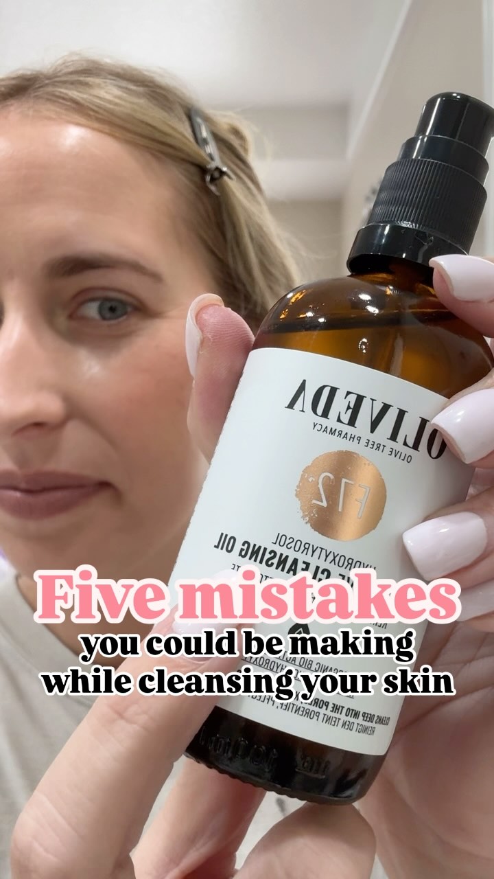 5 Common Cleansing Mistakes That Could Be Sabotaging Your Skin ⤵️
1️⃣ Using water that’s too hot:
It might feel relaxing, but hot water strips your skin of natural oils, leaving it dry and irritated. Opt for lukewarm water to maintain a healthy skin barrier.
2️⃣ Skipping hand washing before cleansing:
Dirty hands can transfer bacteria to your face, defeating the whole purpose! Always wash your hands first to start with a clean slate.
3️⃣ Reusing towels:
Used towels harbor bacteria and oil that can transfer onto your freshly cleansed skin. Swap them out for a fresh towel or try disposable face cloths for a more sanitary routine.
4️⃣ Skipping the double cleanse:
A double cleanse removes makeup, sunscreen, and deeper impurities, ensuring your skin is truly clean. It’s a game-changer for glowing, clear skin!
5️⃣ Over-exfoliating:
Exfoliation is key for radiant skin, but doing it too often can cause irritation and breakouts. Stick to 1–2 times a week for healthy, balanced skin.
Did these tips resonate with you? 💬 Drop a comment and let me know!
👉 Want to see my go-to cleansers that are gentle and skin-barrier friendly? Comment CLEANSE and I’ll share the link!
💖 Hit the heart and follow @completelynicolekelly for more skincare tips designed for glowing, youthful skin at any age!
.
.
.
.
.
#matureskincare #teenskincare #skincareover40 #agelessbeauty #healthyskinjourney #doublecleanse #glowingskin #skinbarriercare #selfcaretips