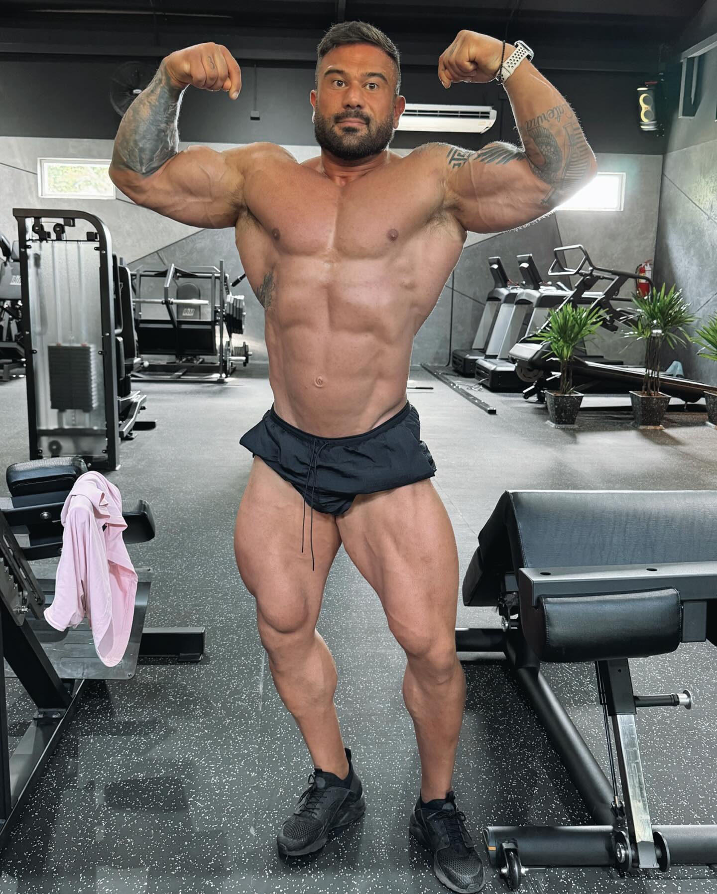 .
Rebounding out of this show into a health phase, making sure all health markers are returning to a range; more than optimal than baseline, hasn’t been too challenging, but we’re getting there !
Preparing not only the external for the next level, but the internal biochemistry of the body as well, always moving forward with health at the forefront.
Excited to see what I can further morph this physique into 😅👀