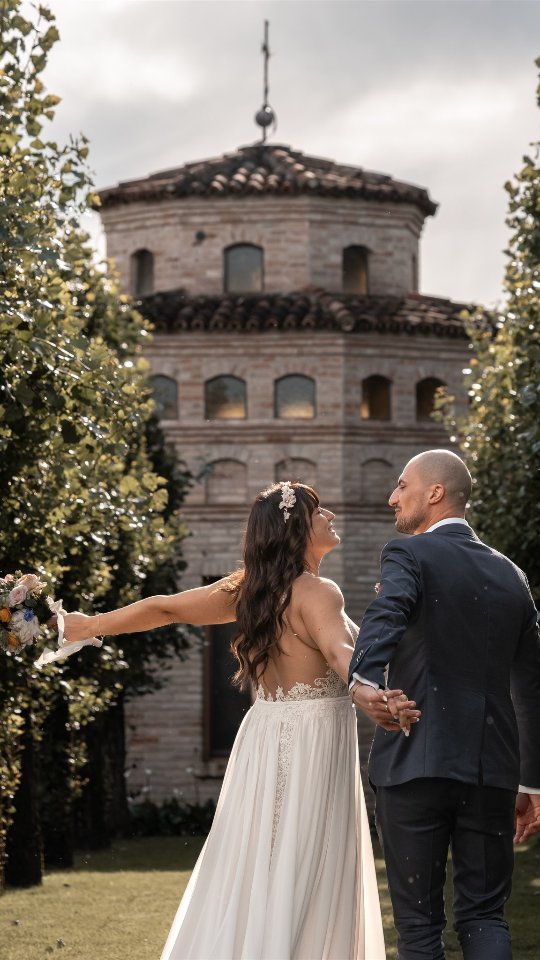 🎥 The wedding of Ilaria & Christian 🎶 An unforgettable day in the stunning setting of La Casina di Mairano. She, a singer with a big heart, moved everyone by dedicating a song to her groom, creating a unique and heartfelt moment. 🎤✨ A celebration of music, emotions, and pure romance. Watch the trailer and relive this modern fairy tale with us.
🎥 Il matrimonio di Ilaria & Christian 🎶 Un giorno indimenticabile nella splendida cornice de La Casina di Mairano. Lei, cantante dal cuore grande, ha emozionato tutti dedicando una canzone al suo sposo, creando un momento unico e pieno d’amore. 🎤✨ Una celebrazione di musica, emozioni e puro romanticismo. Guarda il trailer e rivivi con noi questa favola moderna.
Prenotazioni per 2025 ✨
www.nickgrittistudio.com
Riprese @_fabriziovinci per @nickgritti_wedding
Montaggio @grittist_ph
@la_casina_residenza
@le_verzeletti
@gustoemozioni_catering
@christiancodenotti 🎸
@Massimognocchi 🎷
@leslieabbadini
@billybilotta 🎤
@andreatensi
@sanfrancesco_pasticceria
@vagueluxuryrent
@carolisposi