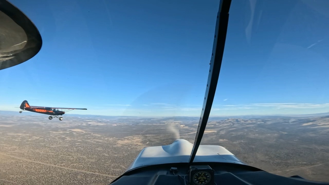 Formation training, starting with gentle turns in the "Parade" position. The customer, Zach (who wants to be a fighter pilot) had a great first formation flight. Thanks to SAW instructors Nick & Dan for doing great flying lead.
