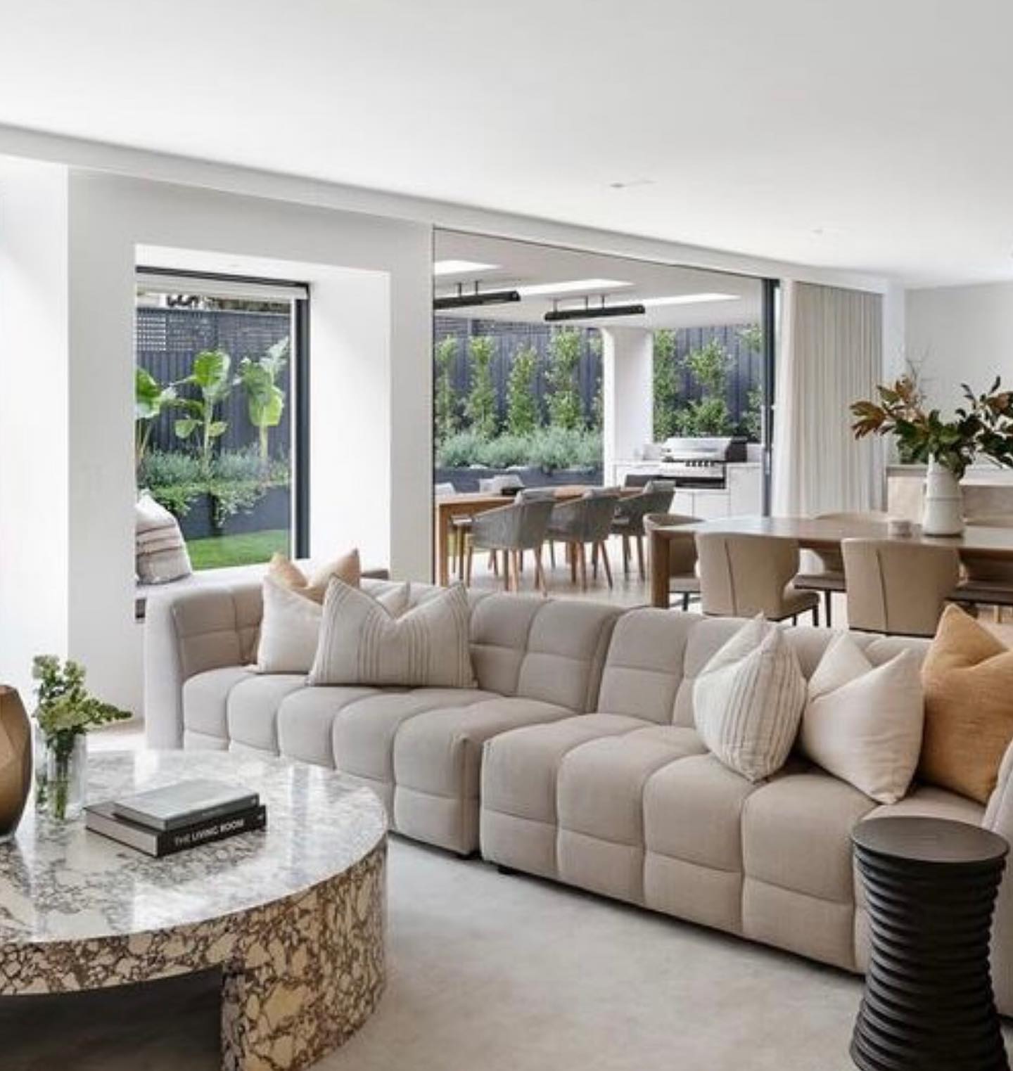 FURNITURE CURATION // The custom-curated furniture design for this high-end, architecturally designed townhouse was carefully selected to complement the home’s interior aesthetics.
The pieces were chosen not only for their luxury and craftsmanship but also for their ability to seamlessly integrate with the overall design vision.
The focus was on creating a harmonious balance between form and function, with attention to detail in materials, colors, and textures.