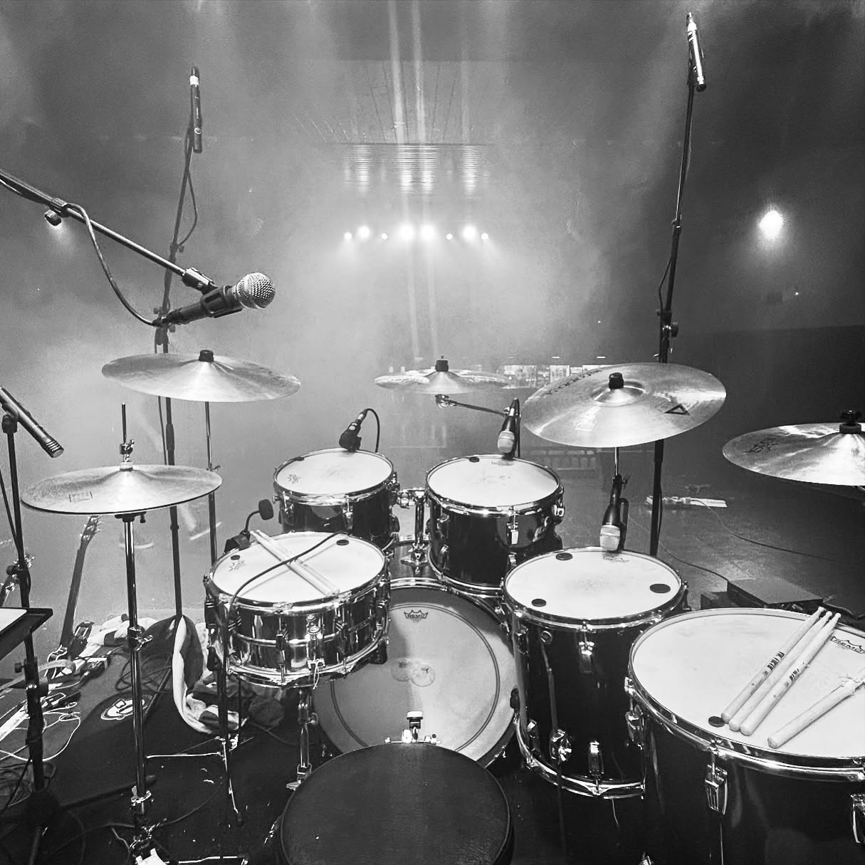 The Luddys out out a little while back 🤩
#drumsdrumsdrums #vf15 #drummer #drummergram #remodrumheads #ludwig #ludwigdrums #sessiondrummer #londonmusician #londonmusic #drummerinlondon #drum #drums #drumkit #drumset #instadrums #soundsfrommyattic #drumminglife #remoterecording #remotedrumtracks #remotedrumrecording