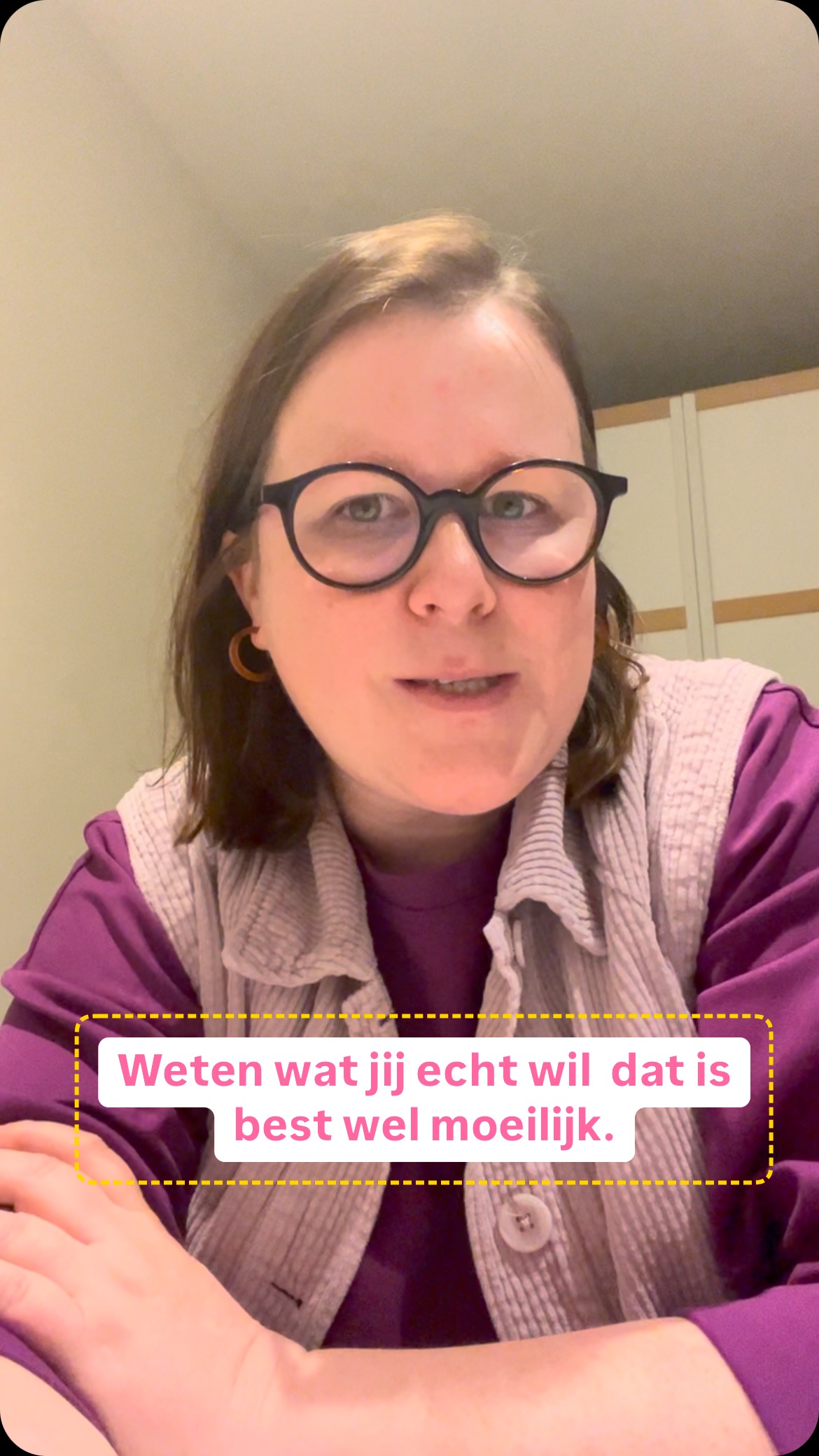 Super belangrijk! Ontdekken wat jij echt wil. Echt wat jij wil. Maar zeker niet eenvoudig want er zit zo veel ruis op.
In mijn HOW TO PLAN traject is dat dus zeker een essentiële stap. Want je bent niets met een mooie planning als het vol zit met dingen voor jou niet belangrijk zijn.
#plannen #minderstress #rust #zelfzorg #zelfzorgtips #focus #stress #stresstips