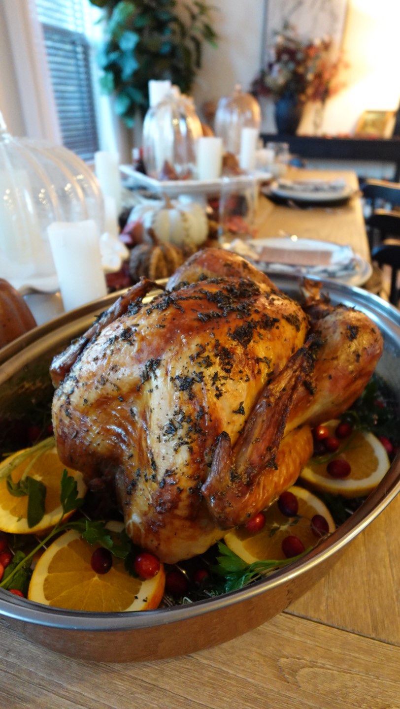 Full plates, full hearts, and another unforgettable Thanksgiving in the books. Grateful for the good food, great company, and the memories made around the table. 🦃🍷🍂
.
.
.
.
.
.
.
.
.
.
.
.
.
.
.
.
.
.
.
.
.
.
#homedecor #diy #homesweethome #interiordesign #happythanksgiving #blog #happyholidays #holidays #holidayseason #fall #falldecor #thanksgivingdinner #thankful #greatful #blogger #autumn #autumnvibes #dinner #tablesetting #tabledecor #turkeyday #fyp #homemade #homecooking #homecooked #fallseason #thanksgivingdinner #november #fallvibes #familytime