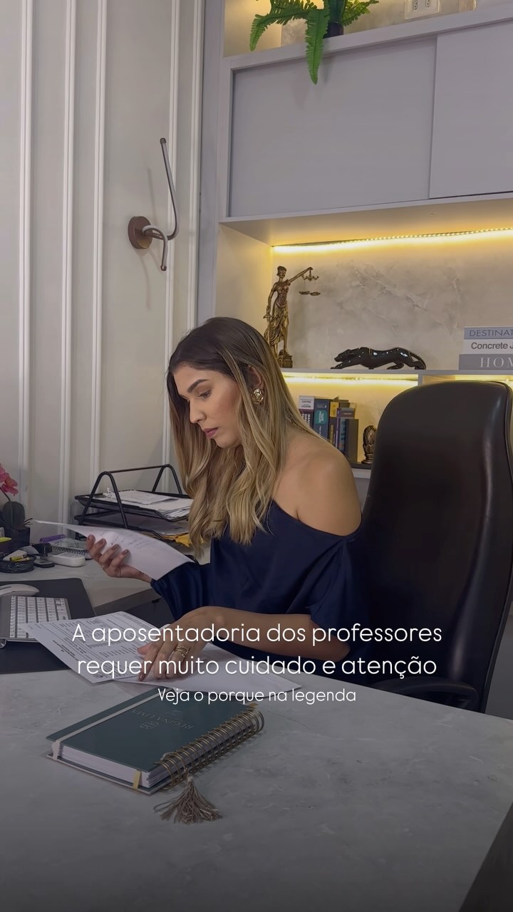 Muitos professores acabam se aposentando com um valor menor do que poderiam receber, por conta de erros no cálculo do tempo de contribuição ou por não saberem como aproveitar as regras de transição corretas.
Esses detalhes podem custar caro, o ideal é que você tenha um planejamento previdenciário detalhado para garantir o valor máximo possível.
Com o planejamento previdenciário estratégico você vai descobrir todas as regras de transição, e saber qual a melhor para você, vai saber também o que fazer para aumentar o tempo de contribuição e gerar uma aposentadoria melhor, dentre outros fatores.
Mas o maior erro de todos é não se planejar, é não saber qual a melhor regra para solicitar a aposentadoria, e isso vai impactar negativamente, gerando uma aposentadoria com valor muito menor do que você teria direito, e sem dúvida isso vai custar caro.
A aposentadoria dos professores é uma “regra especial” de aposentadoria antecipada, e precisa ser tratada com muito cuidado.
O advogado especialista em previdenciário, ajudaa fazerem os cálculos corretos e a planejar uma aposentadoria confortável. Evitar esses erros para garantir uma aposentadoria segura!
•
•
•
#inss #oab #oabpe #previdenciario #advocacia