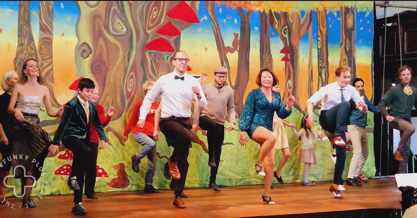 We always end the performance with a #shimsham and invite anyone from the audience to join ❤️. It’s becoming a tradition to use ‘life is what you make it ‘ written and sung by Dawn Hampton in her 1978 recording x